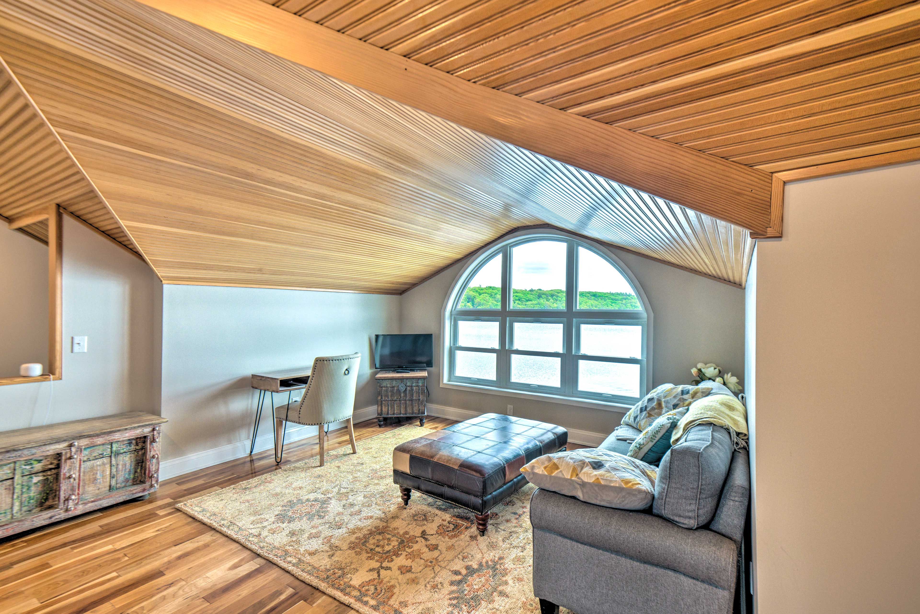 2nd Floor Living Room