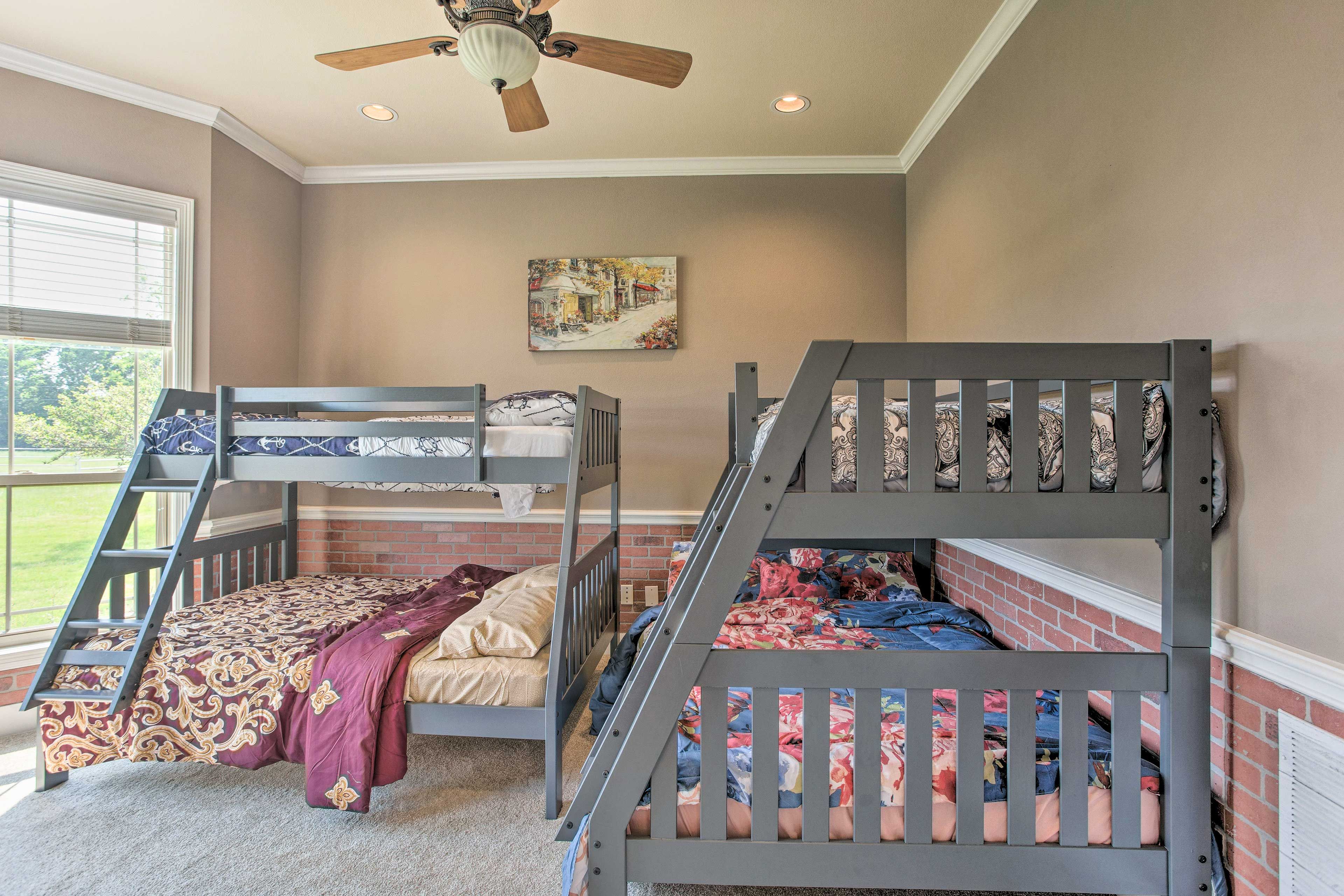 Bedroom 5 | 2 Twin/Full Bunk Beds