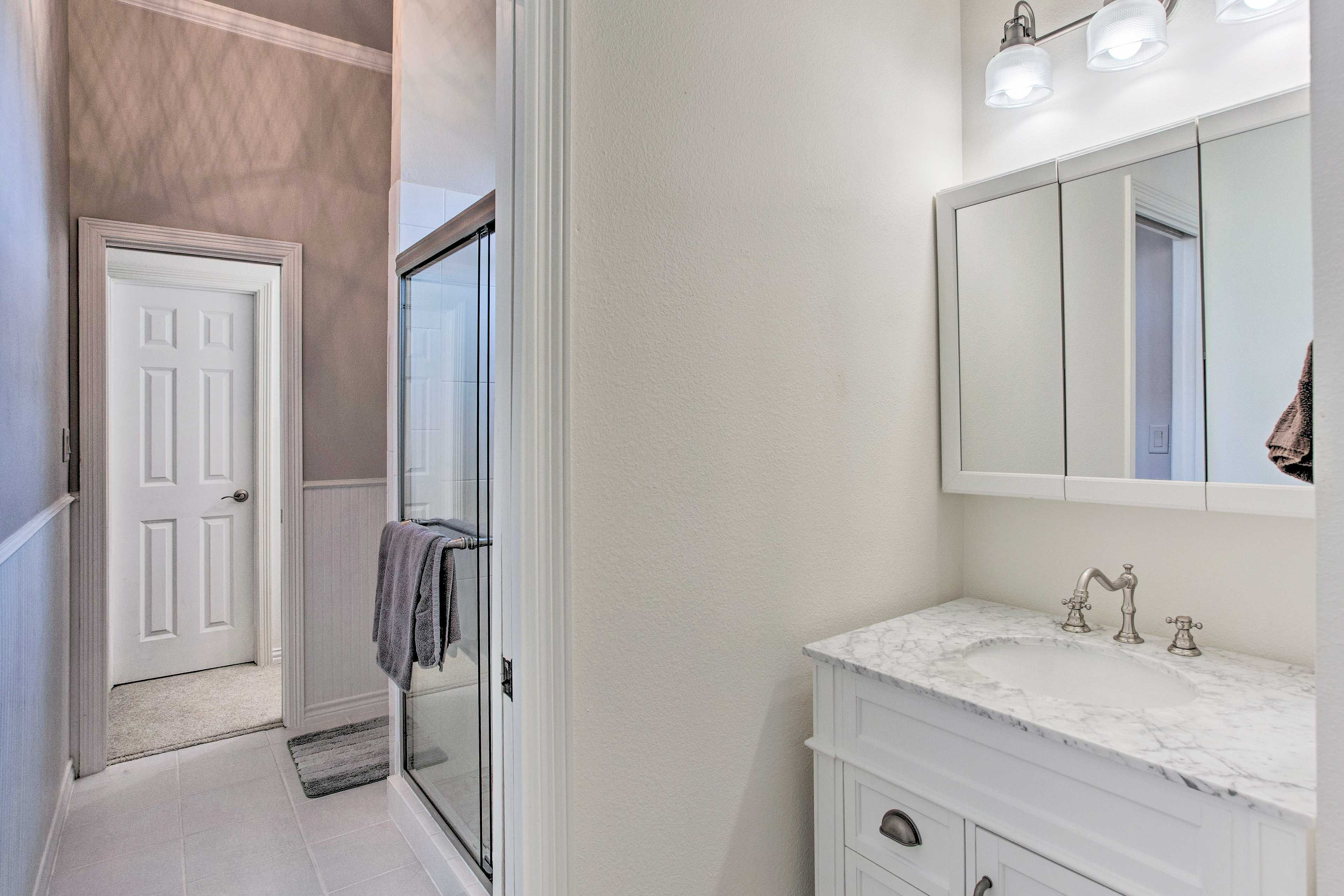 Jack & Jill Bathroom | Complimentary Toiletries