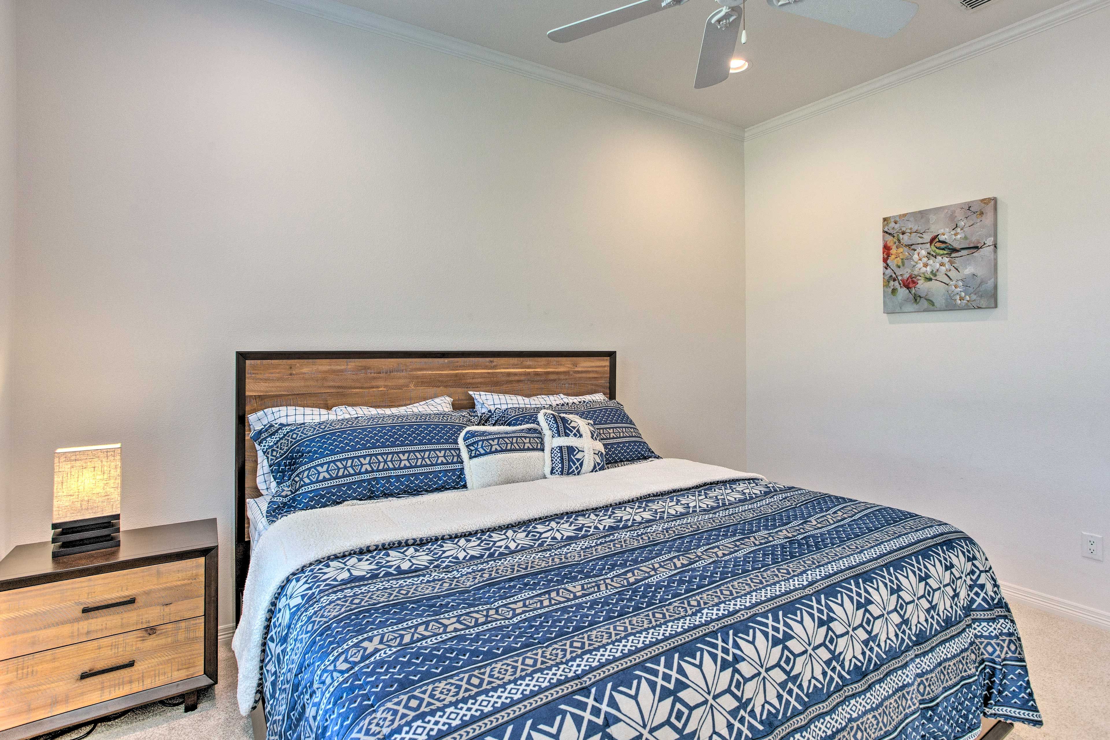 Bedroom 1 | King Bed