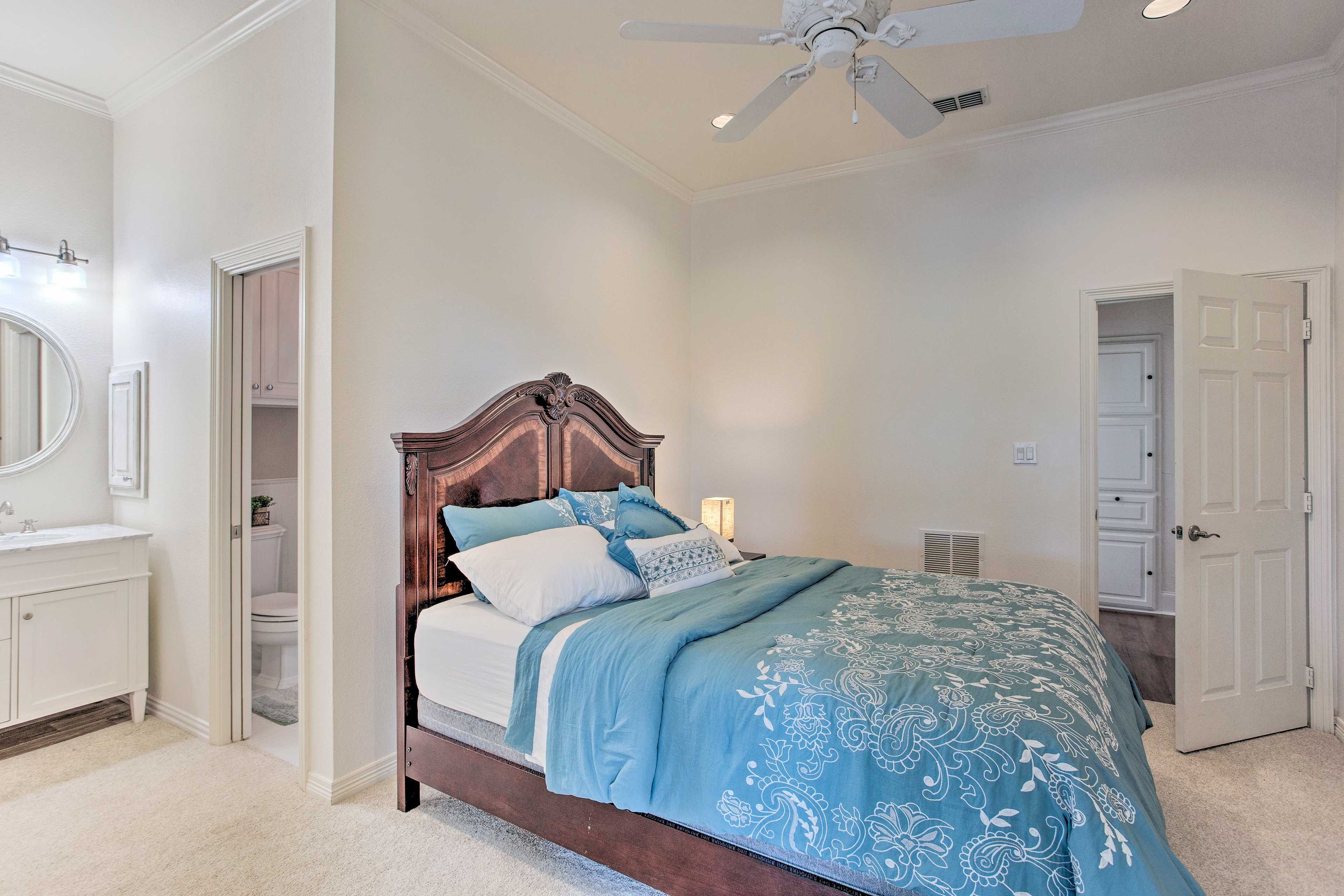 Bedroom 4 | Queen Bed