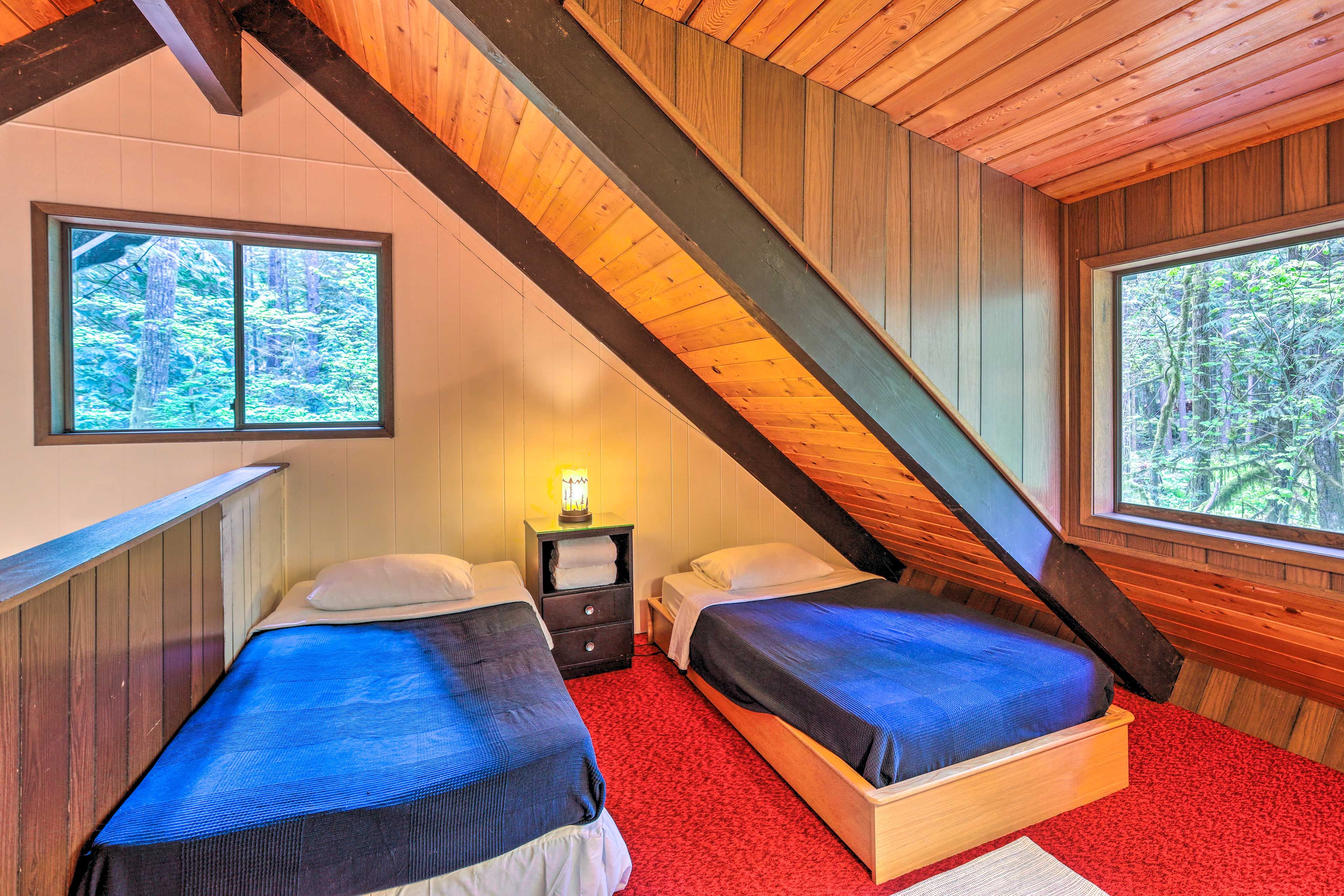 Loft | 2 Twin Beds
