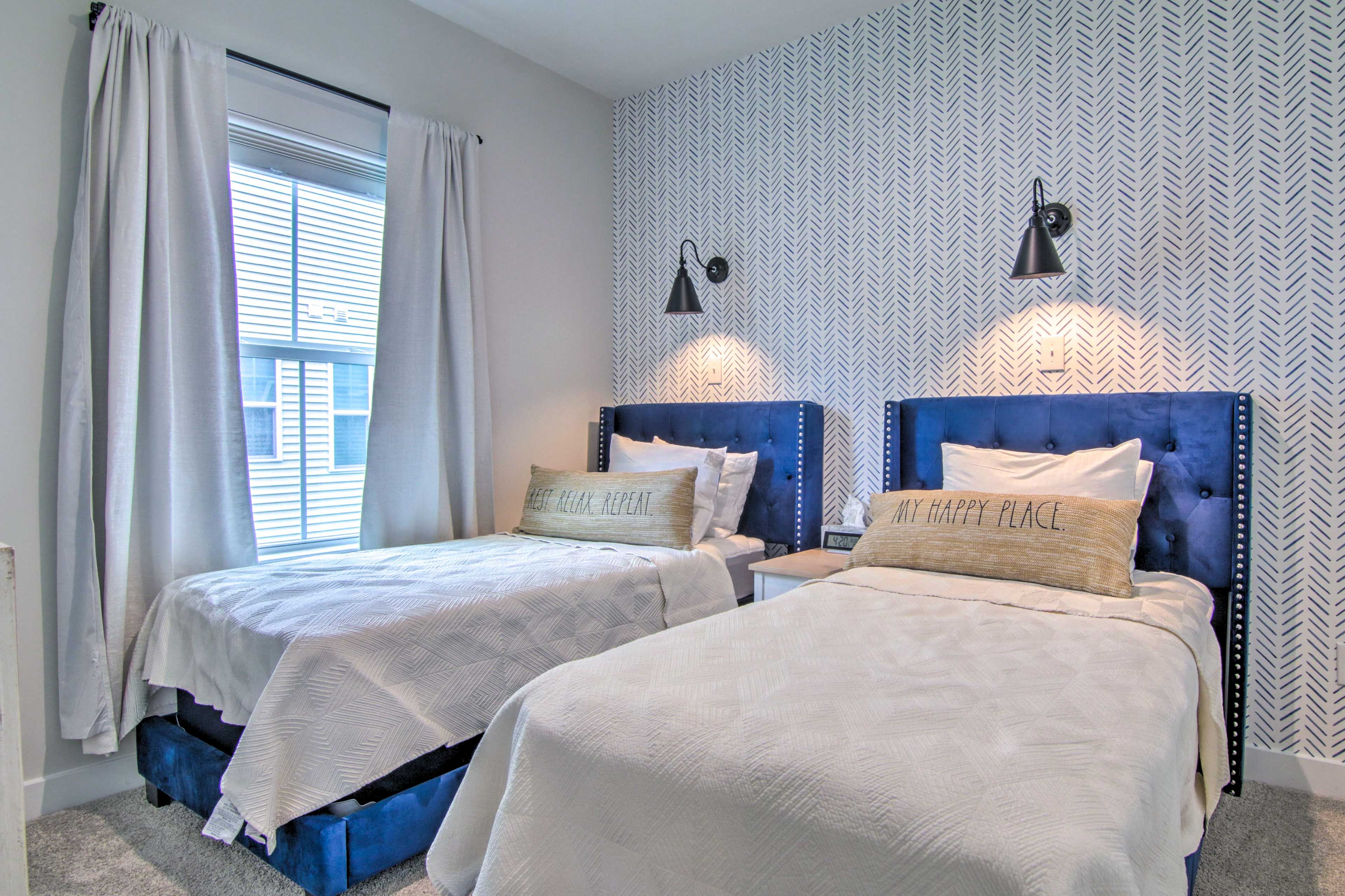 Bedroom 3 | 2 Twin Beds | 1st Floor