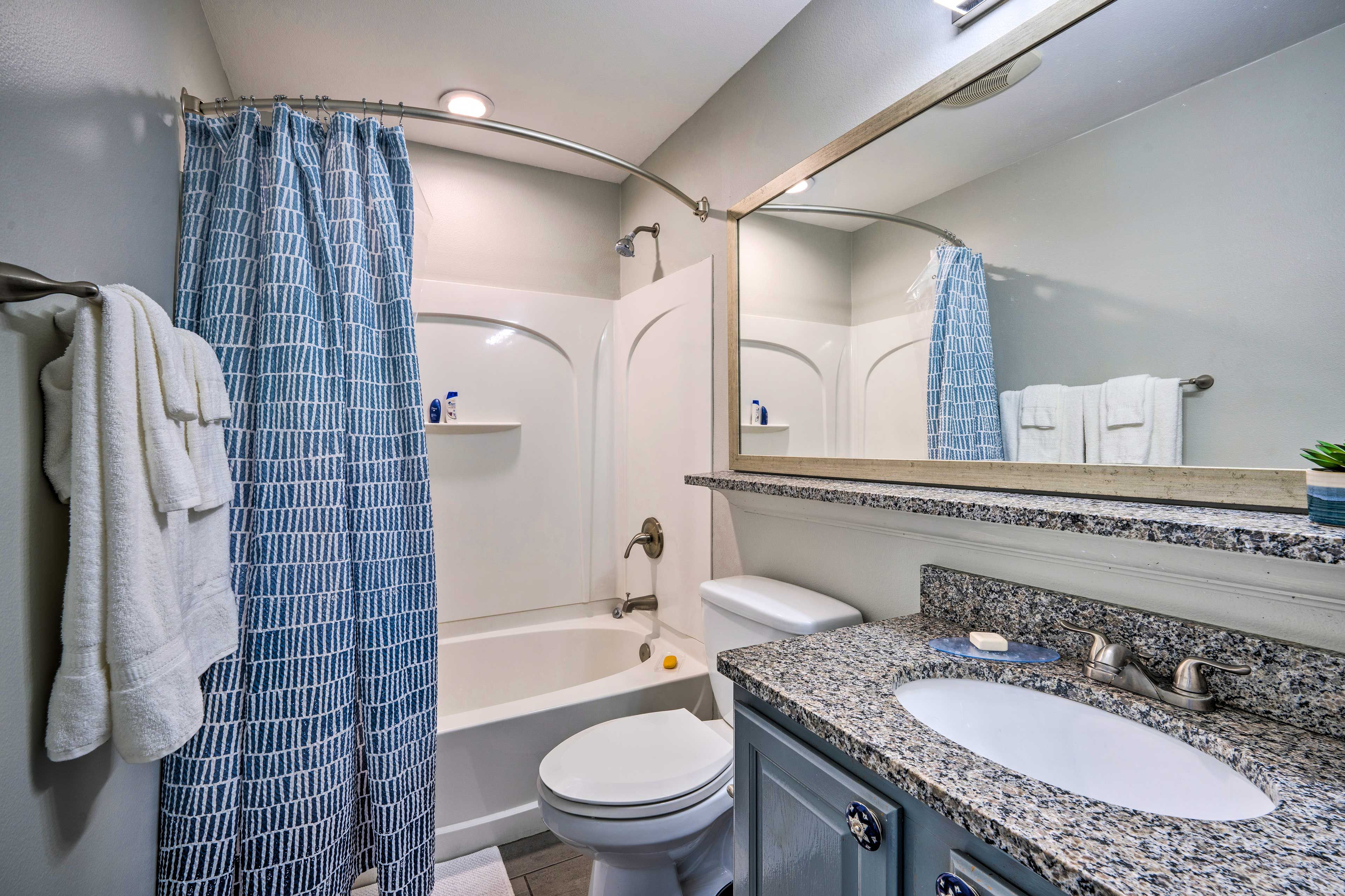 Full Bathroom | Jetted Tub