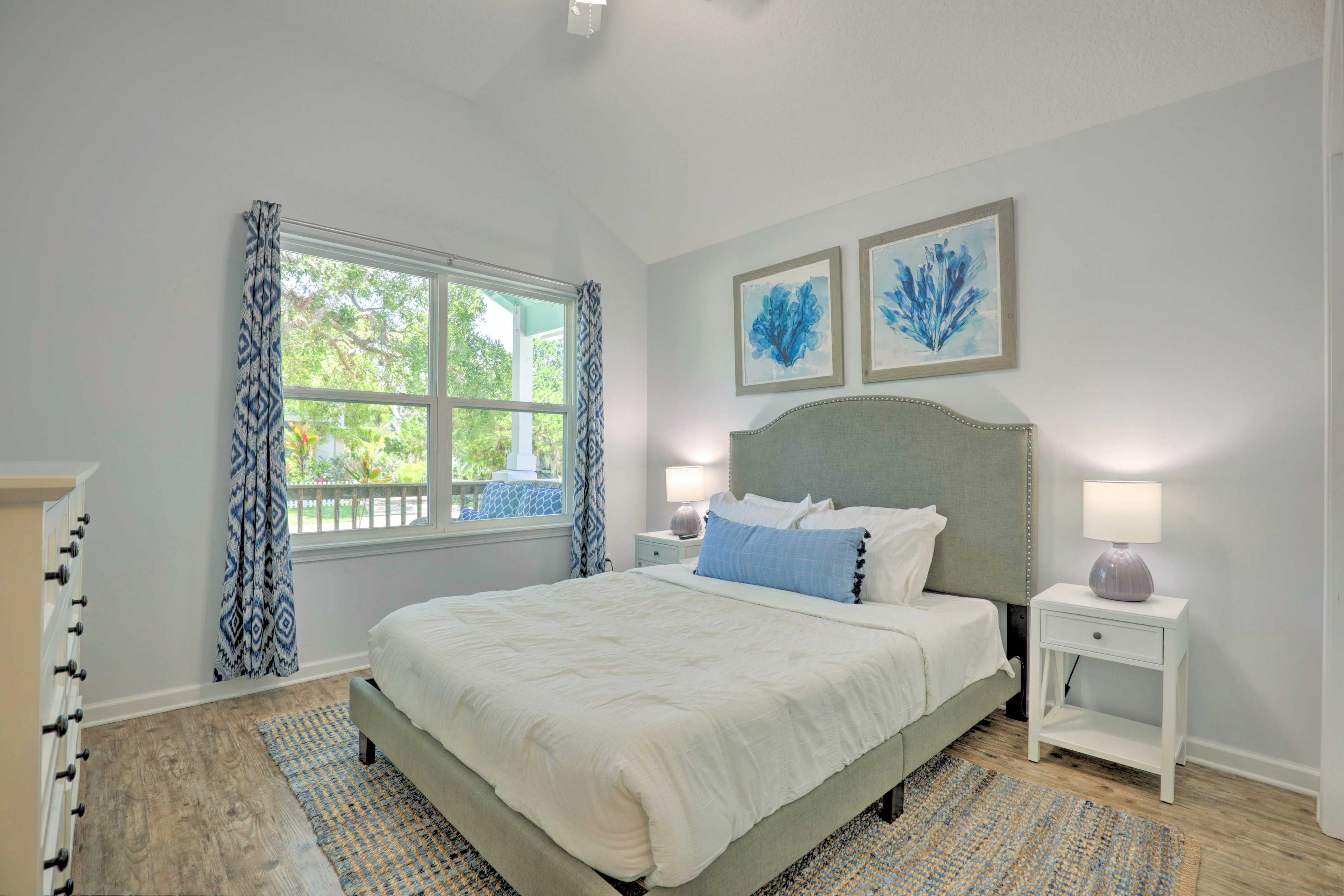 Bedroom 2 | Queen Bed