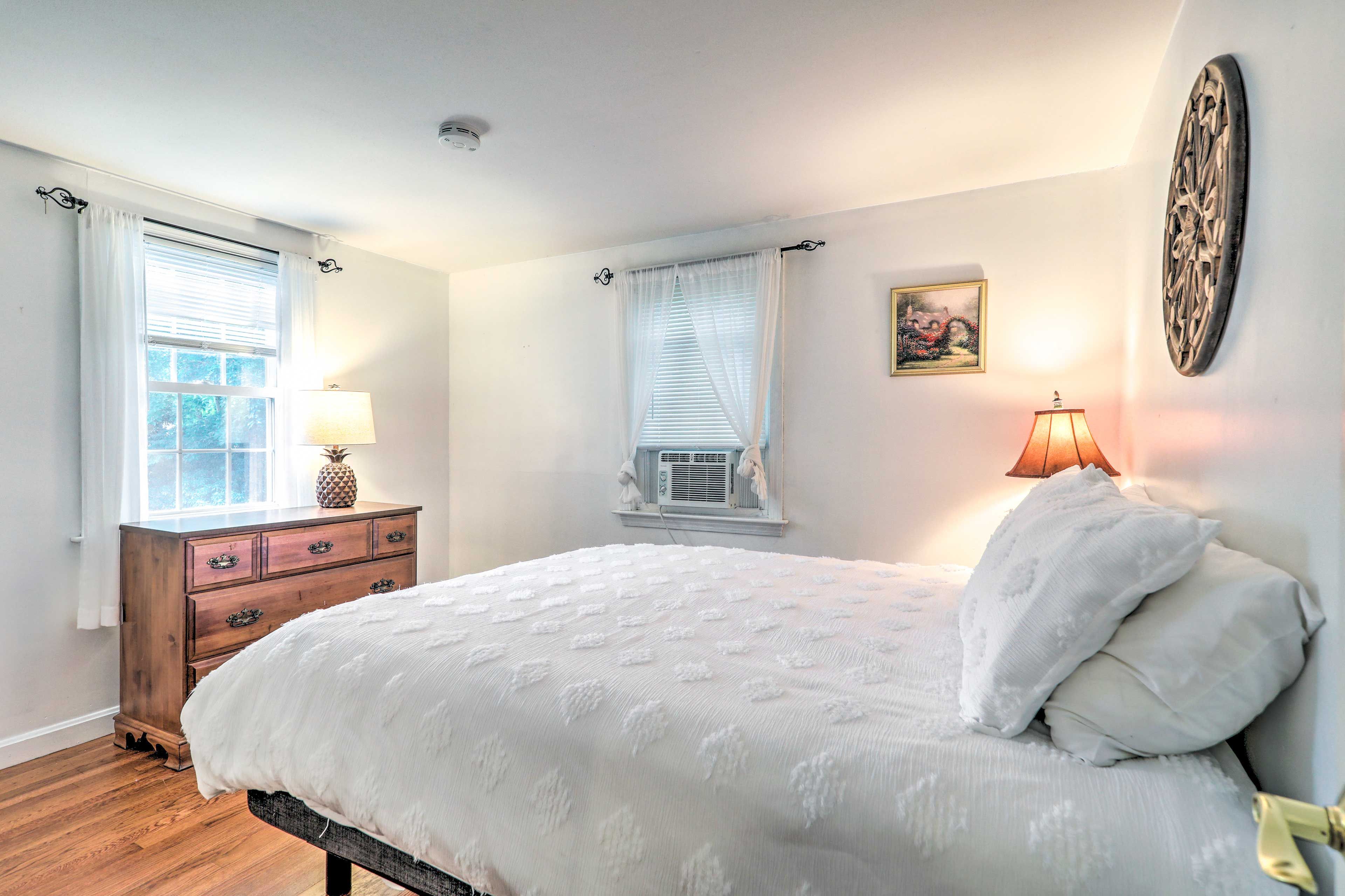 Bedroom 3 | Queen Bed