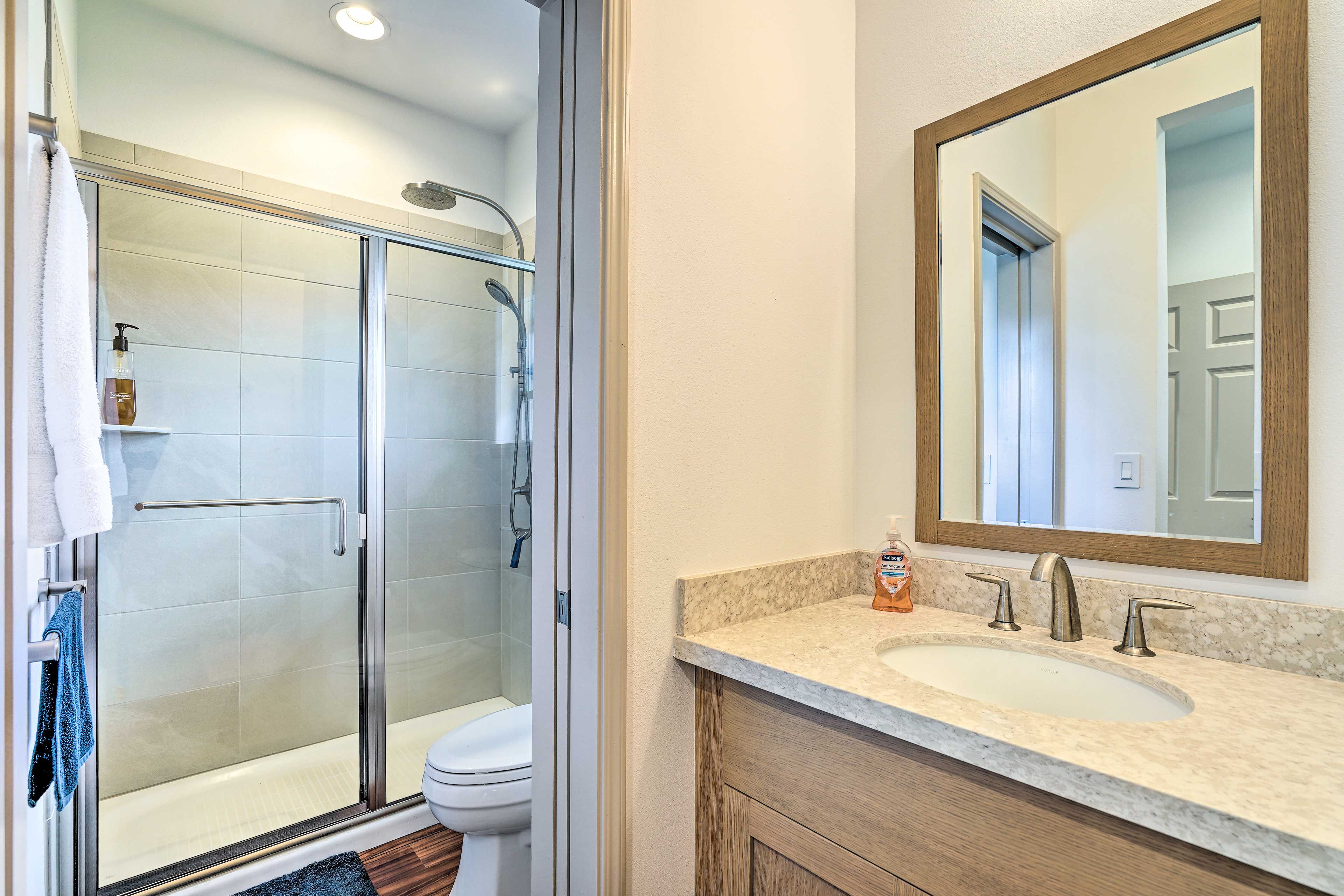 En-Suite Bathroom | Complimentary Toiletries