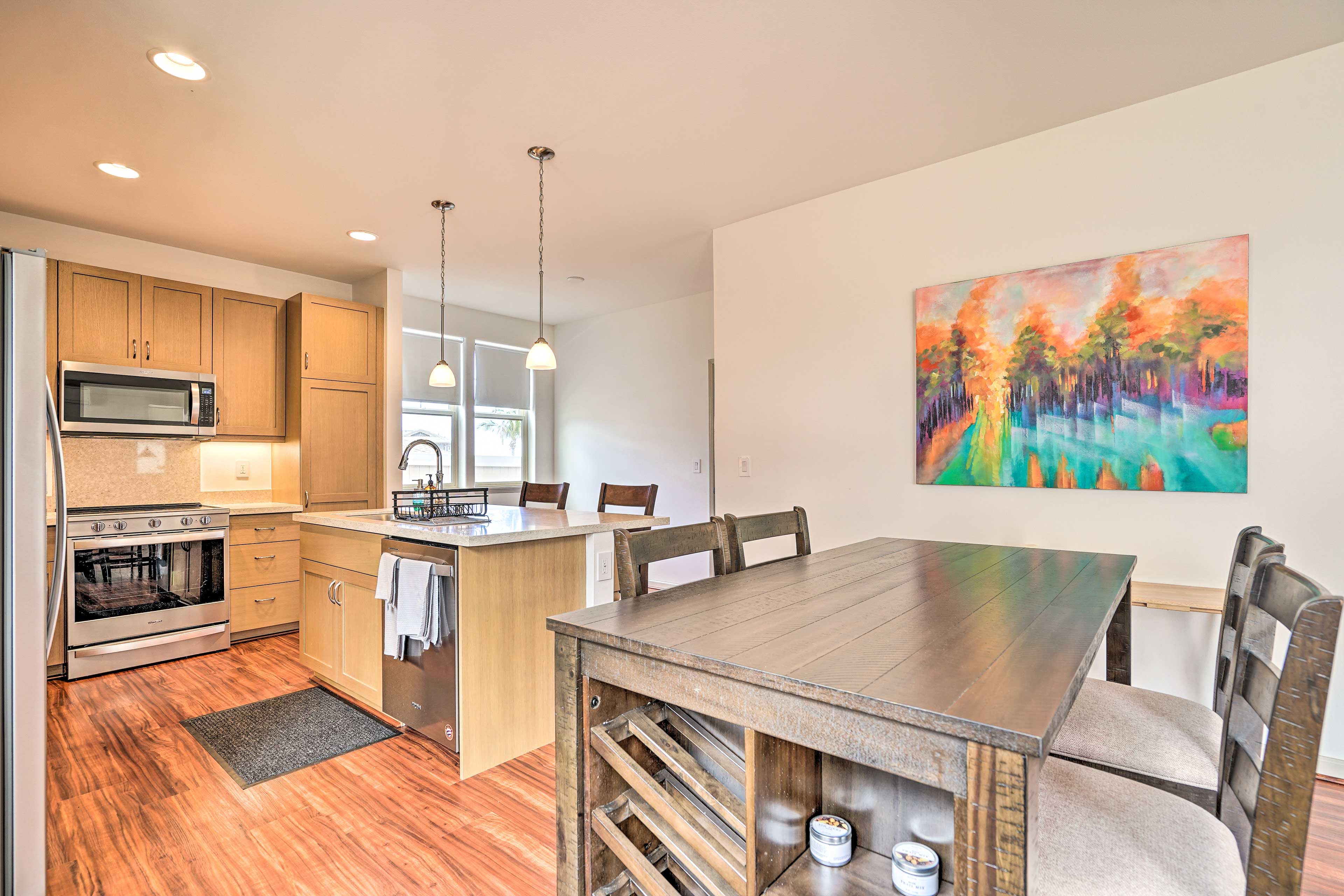 Dining Area | Air Conditioning