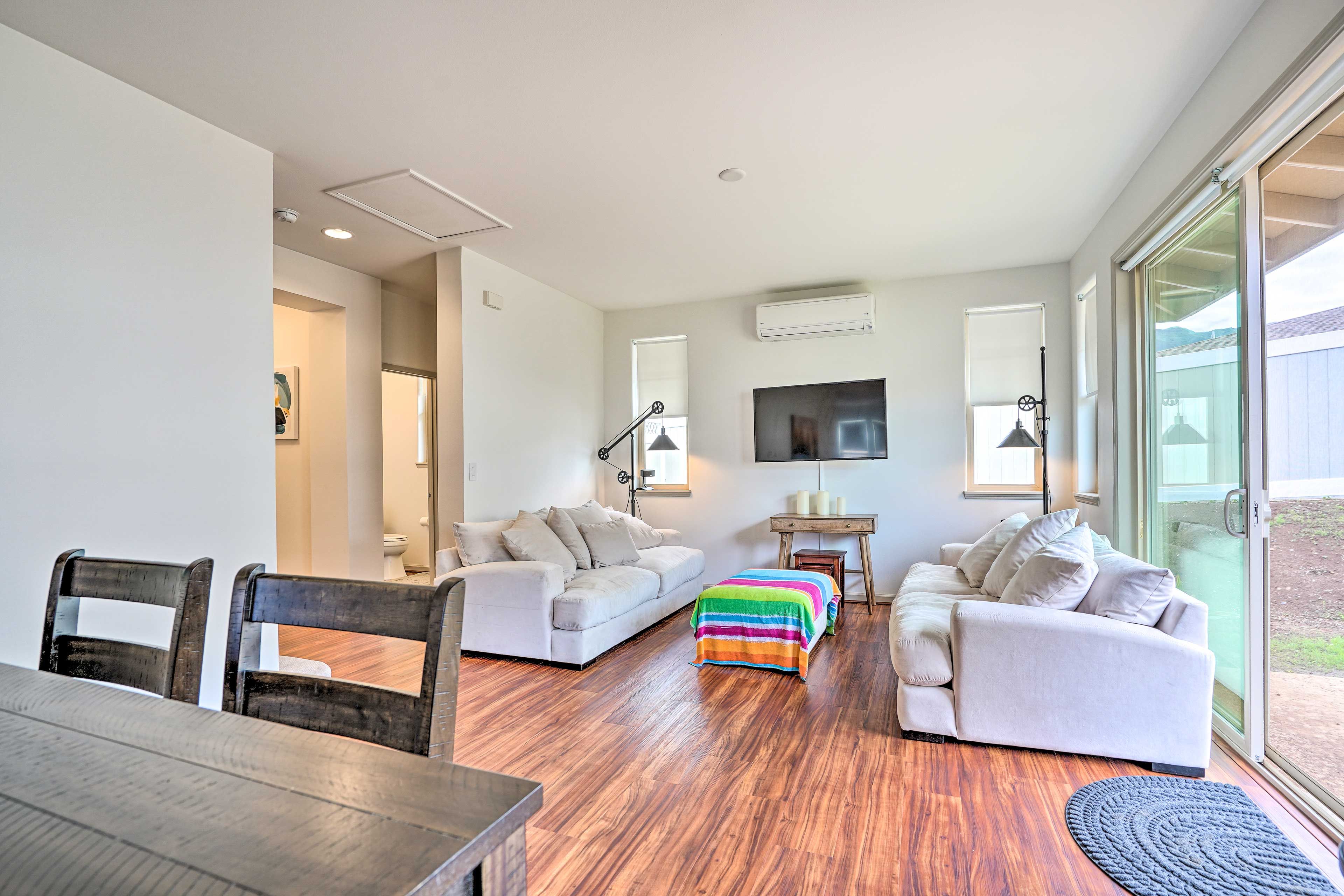 Living Room | Smart TV | Free WiFi