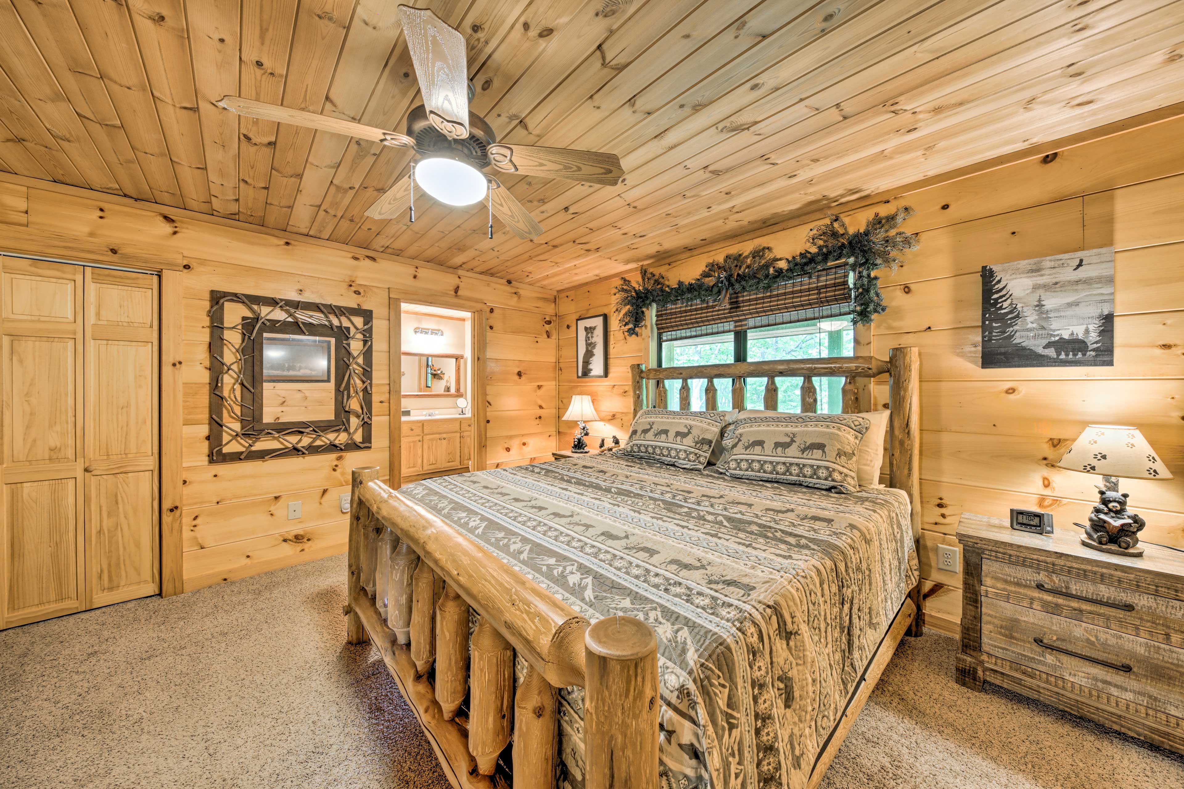 Bedroom 1 | King Bed | Main Floor | Linen Provided
