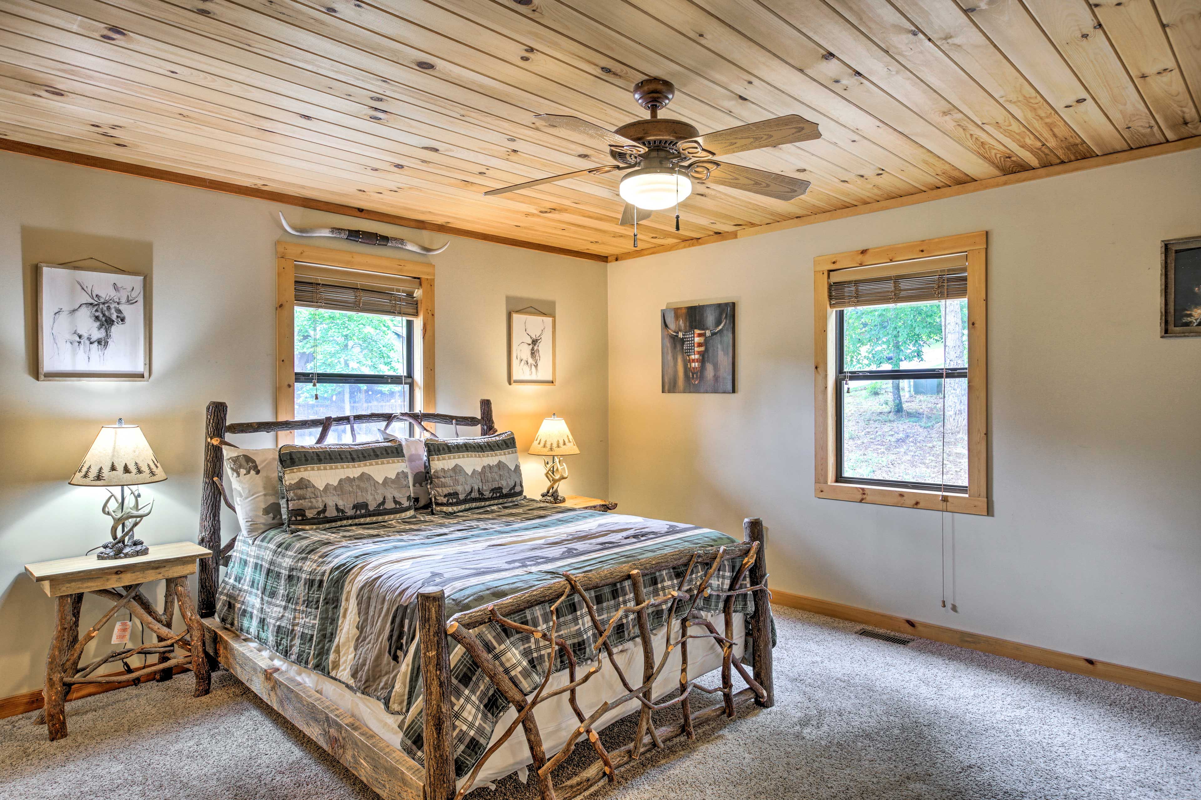 Bedroom 2 | Queen Bed | Main Floor