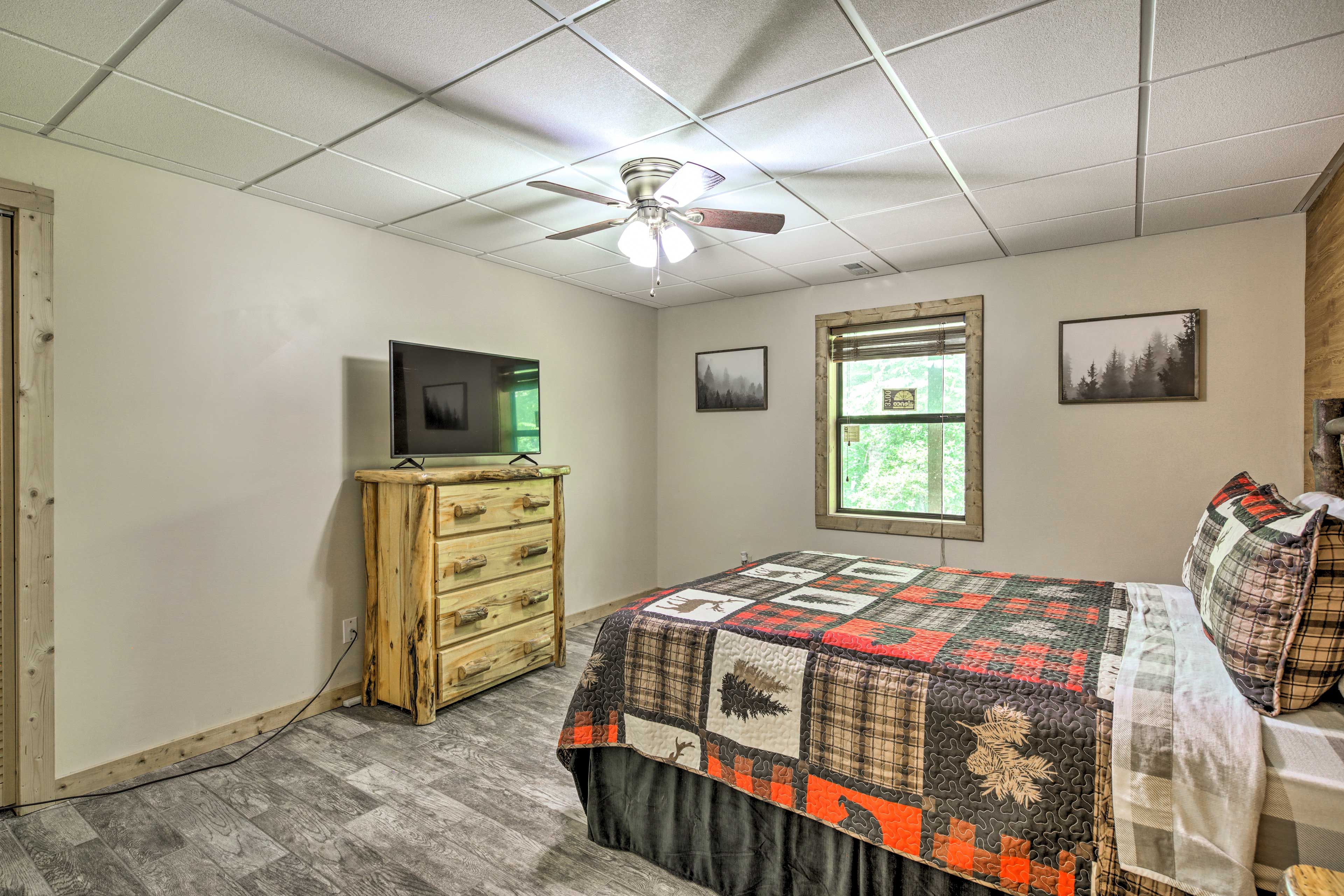 Bedroom 3 | Queen Bed | Lower Level