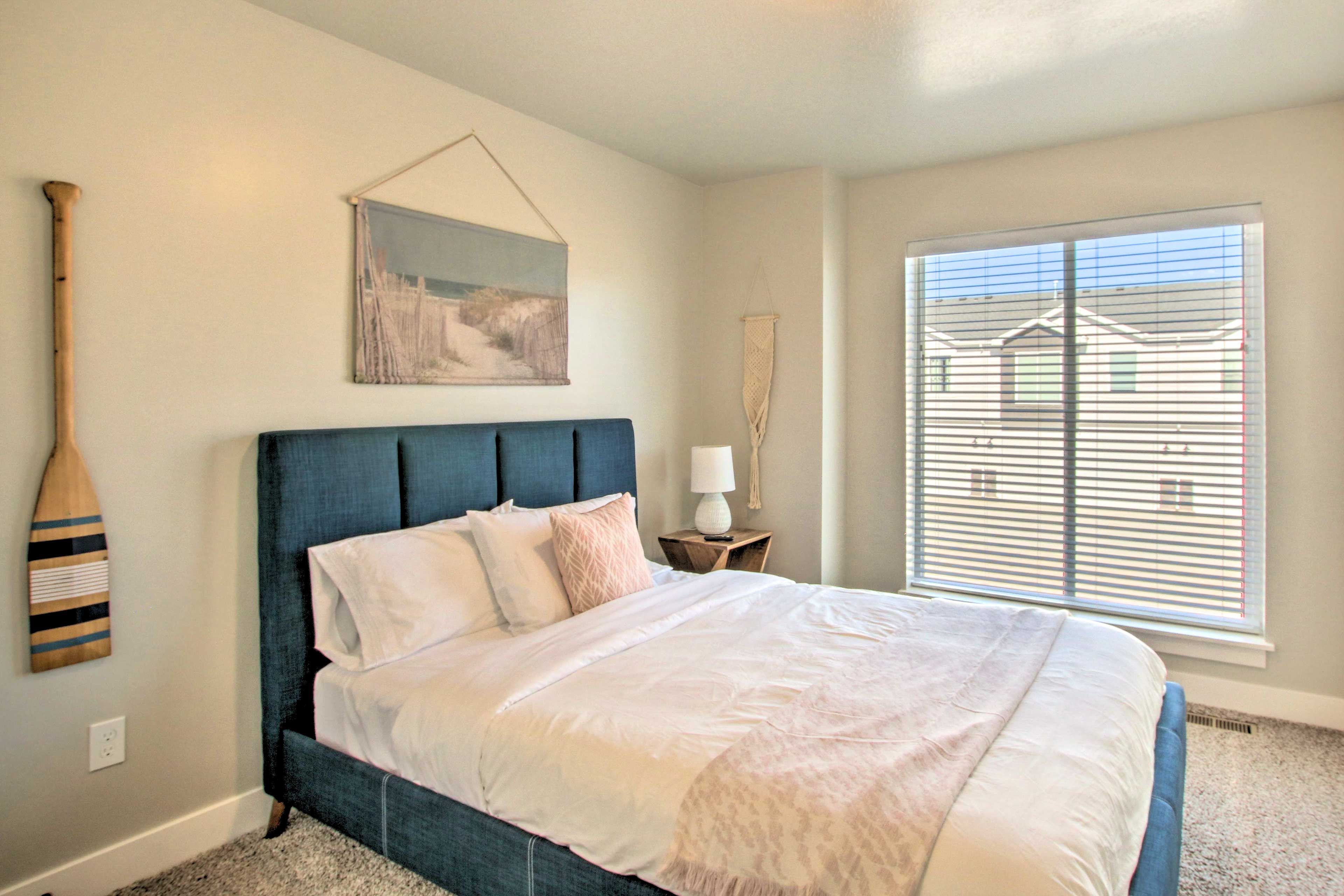 Bedroom 2 | Queen Bed | Linens Provided | 2nd Floor