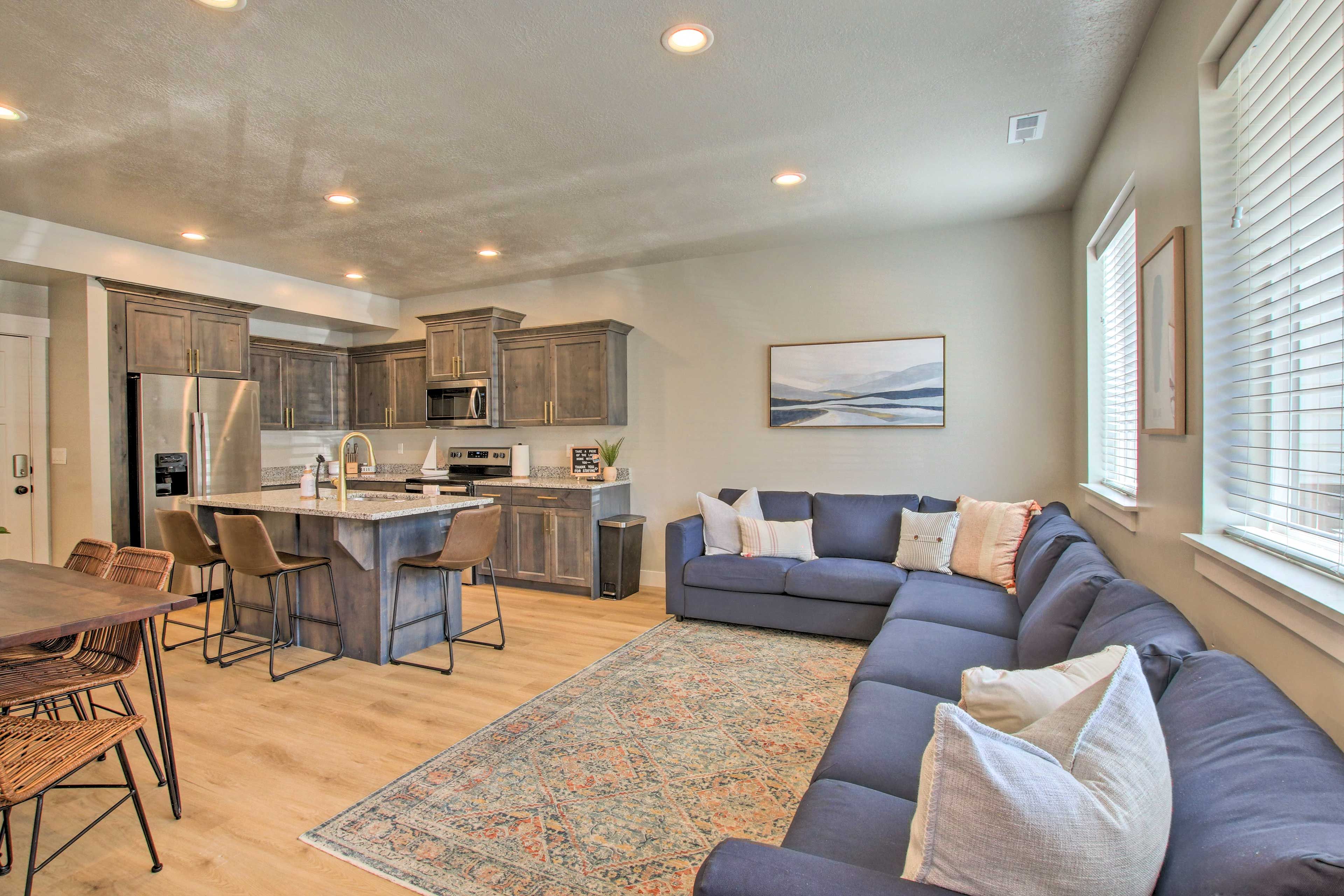 Garden City Vacation Rental | 3BR | 2.5BA | Step-Free Entry | 1,348 Sq Ft