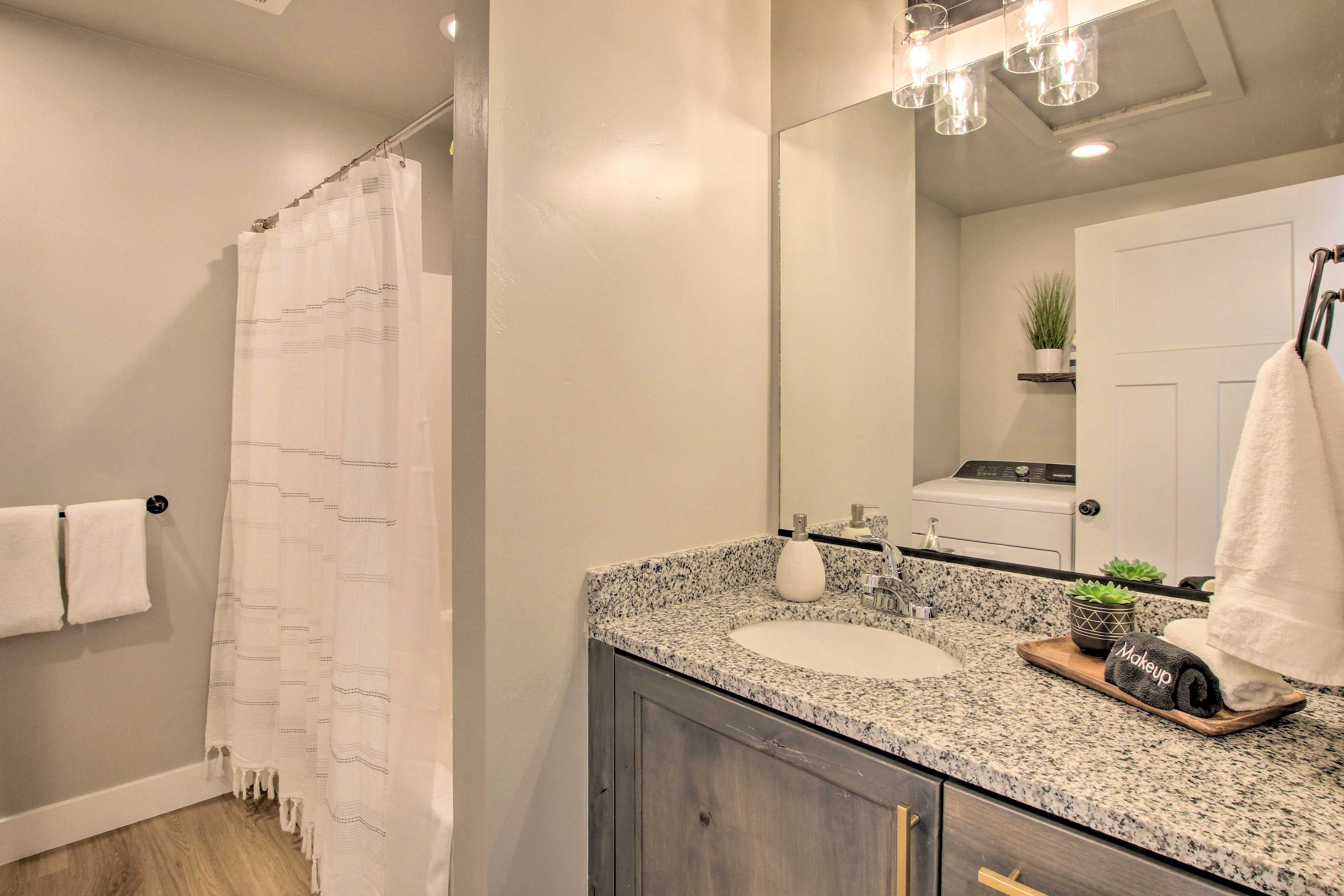 Full Bathroom | Washer & Dryer