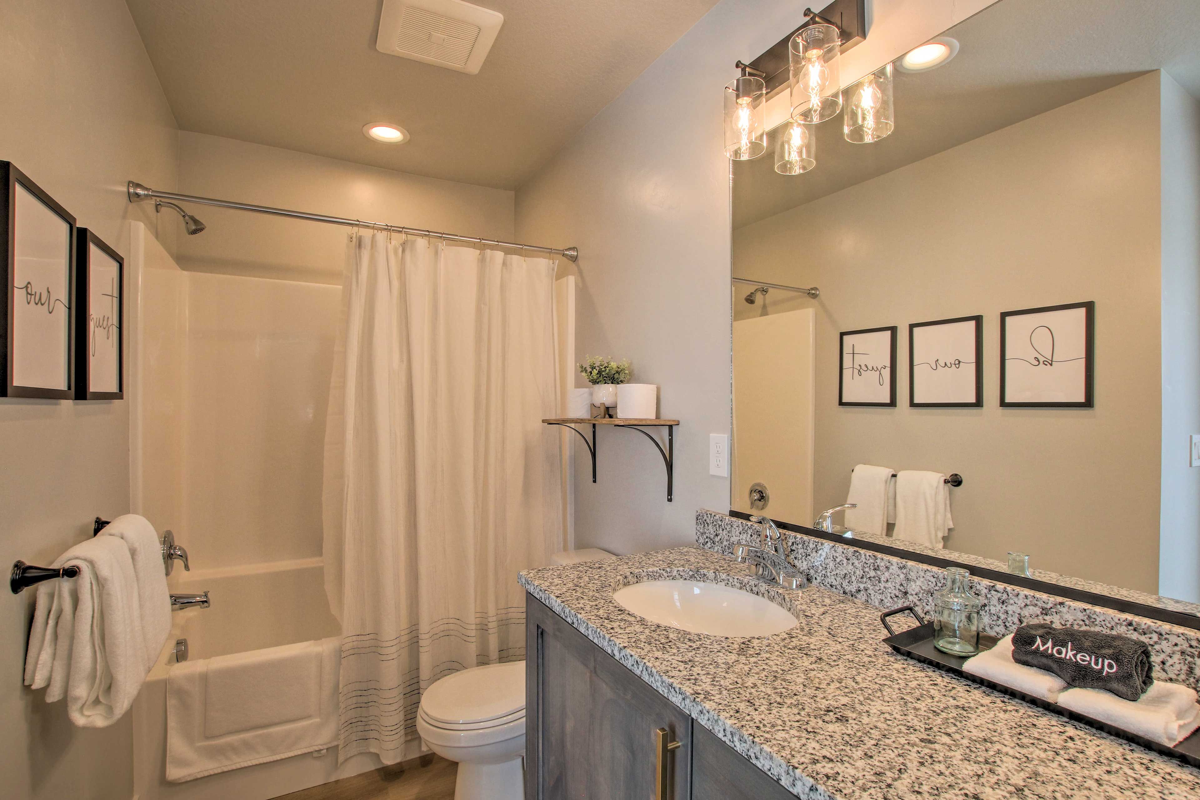 En-Suite Bathroom | Towels Provided