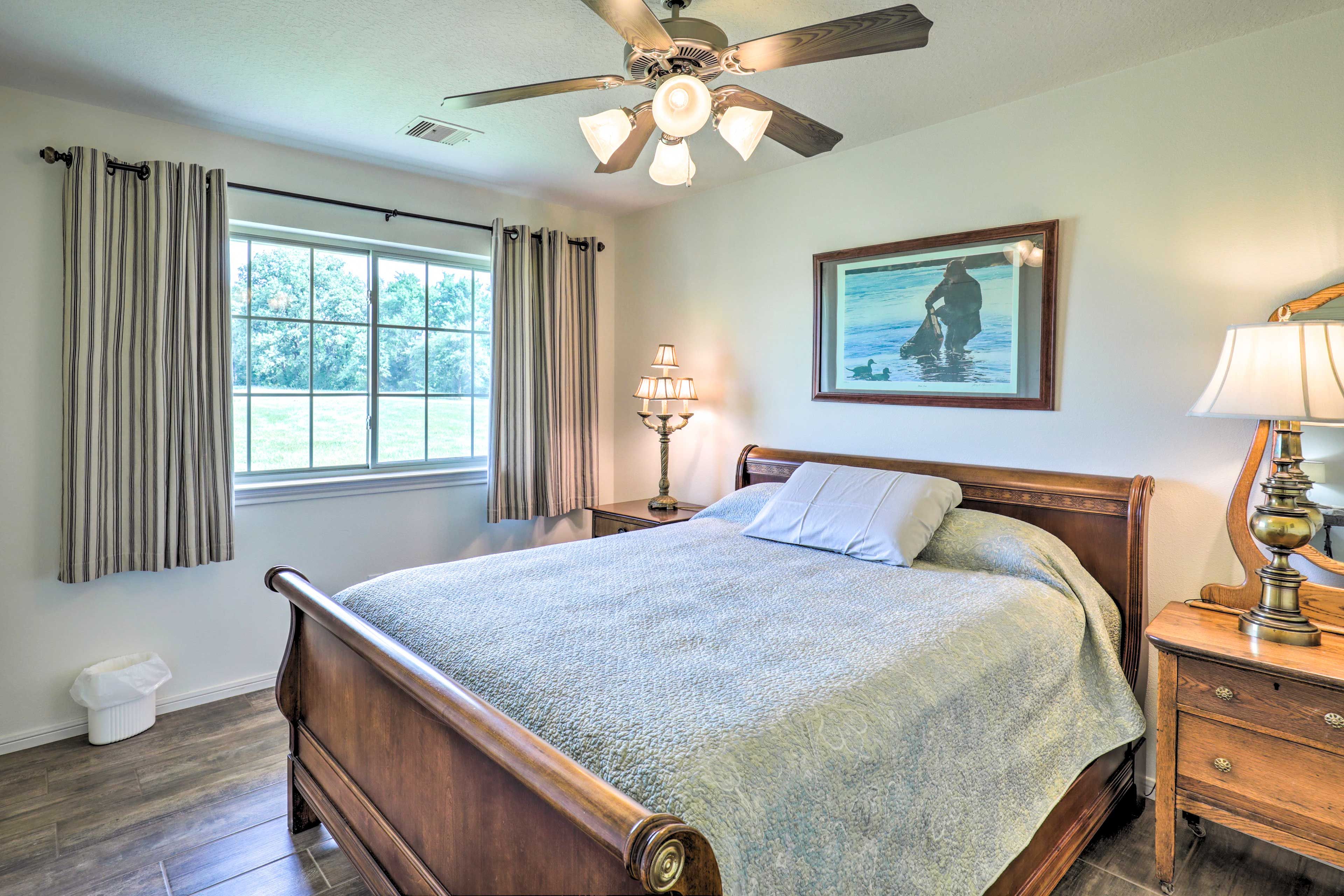 Bedroom 2 | Queen Bed