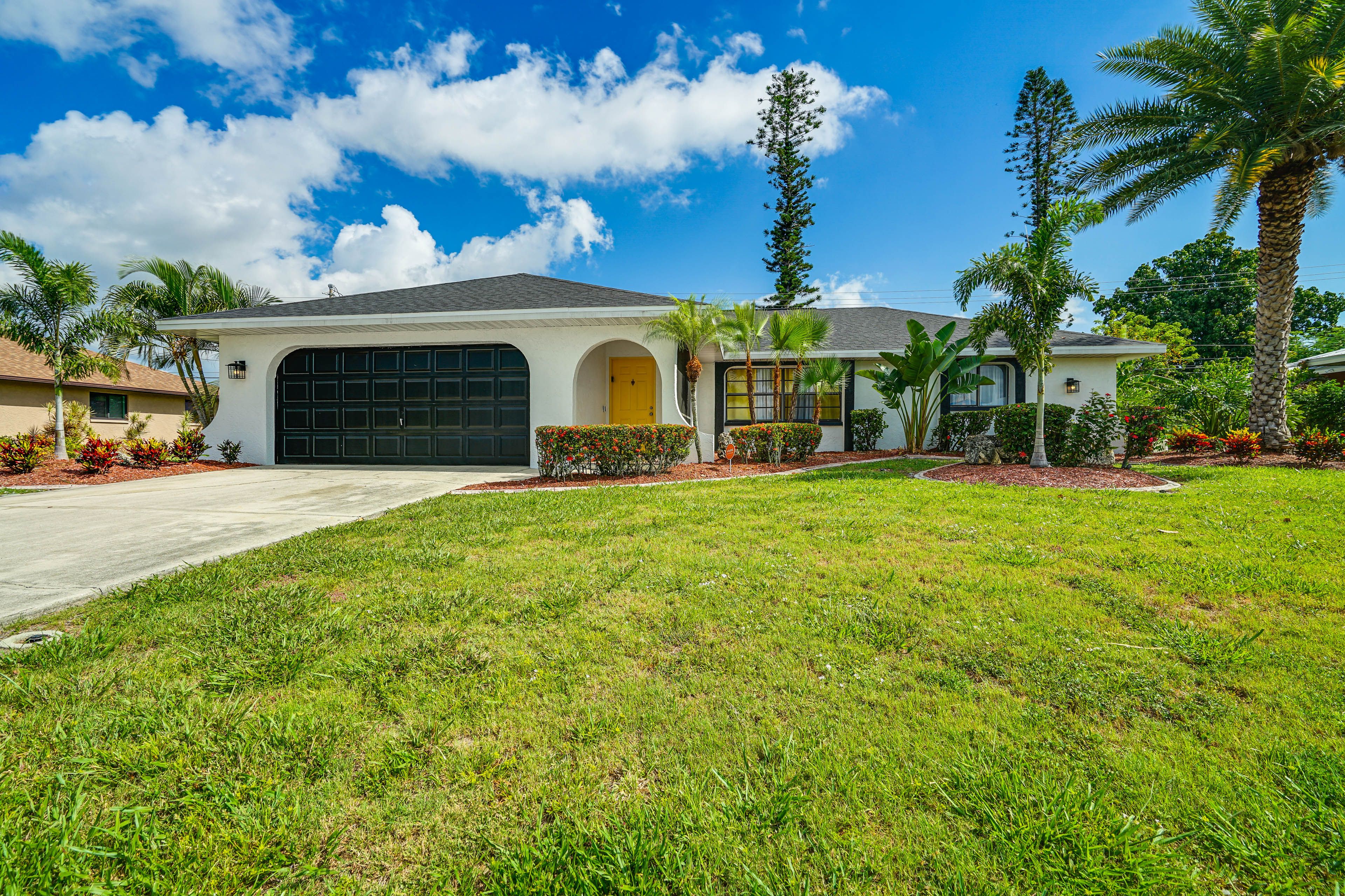 Parking | Garage (1 Vehicle) | Driveway (2 Vehicles) | Street Parking Available