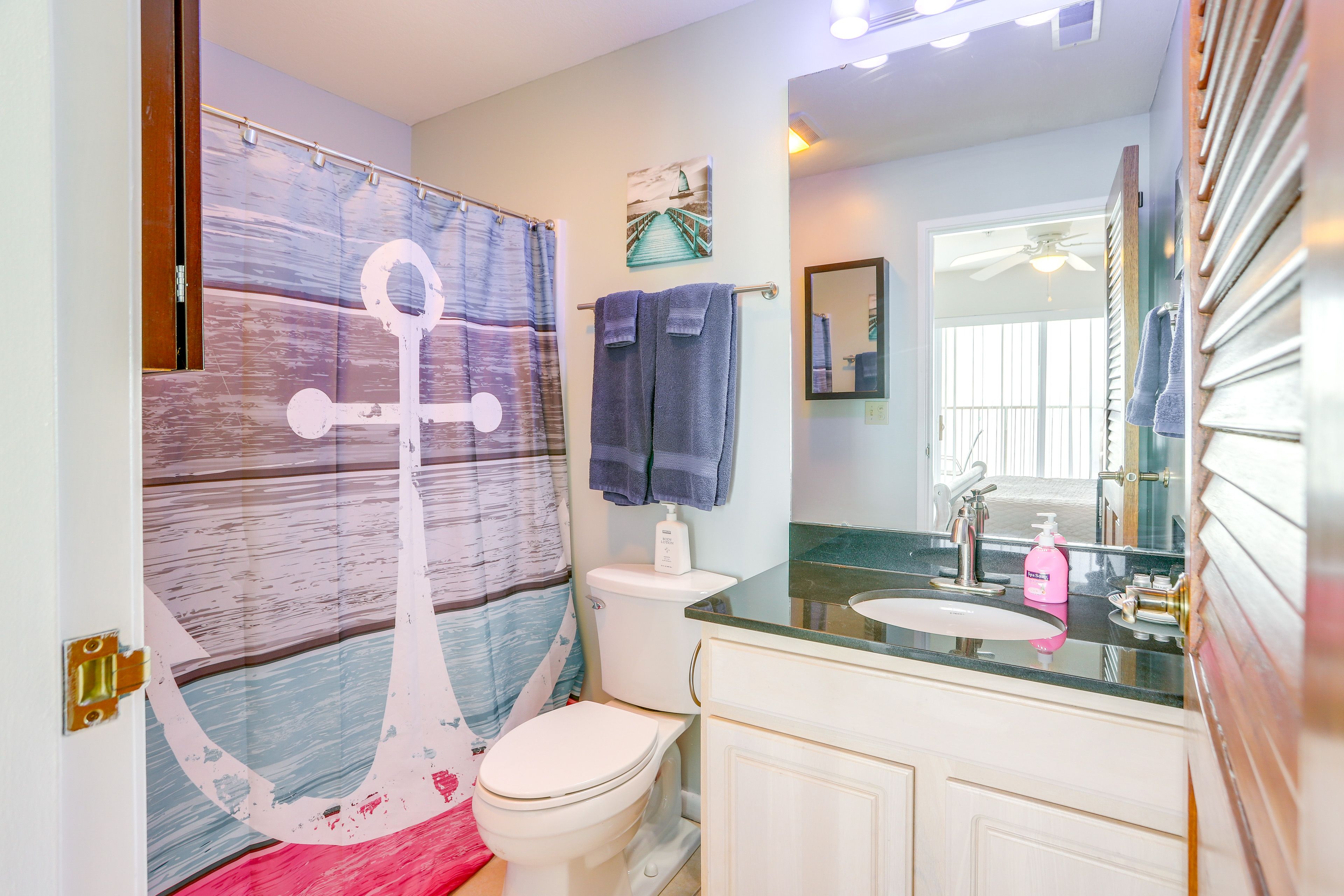 Full Bathroom | Linens & Towels