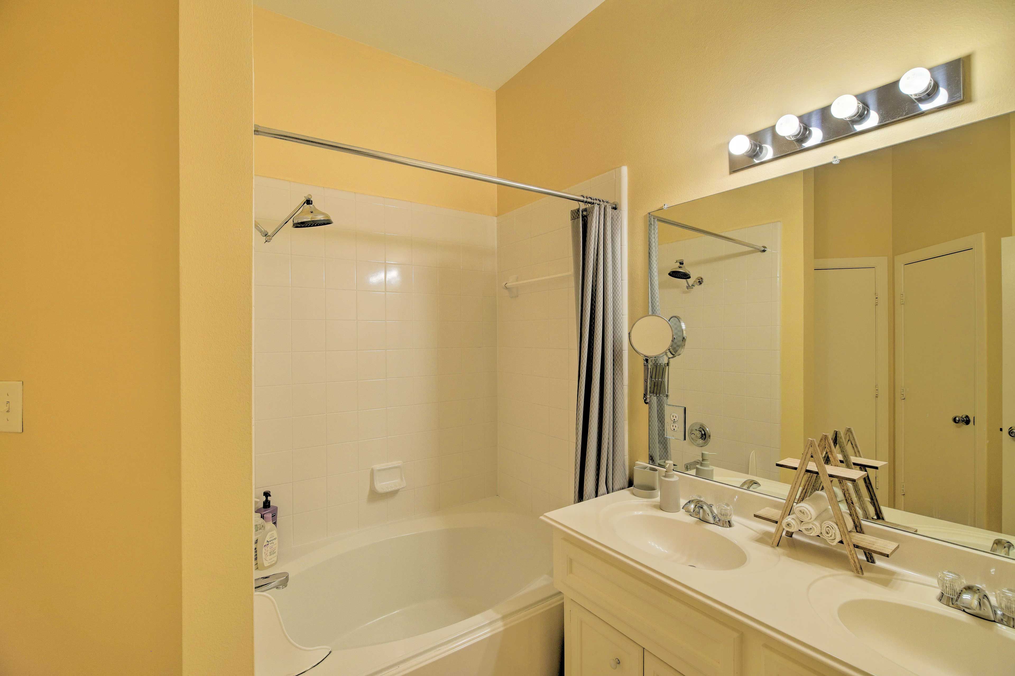 Full En-Suite Bathroom