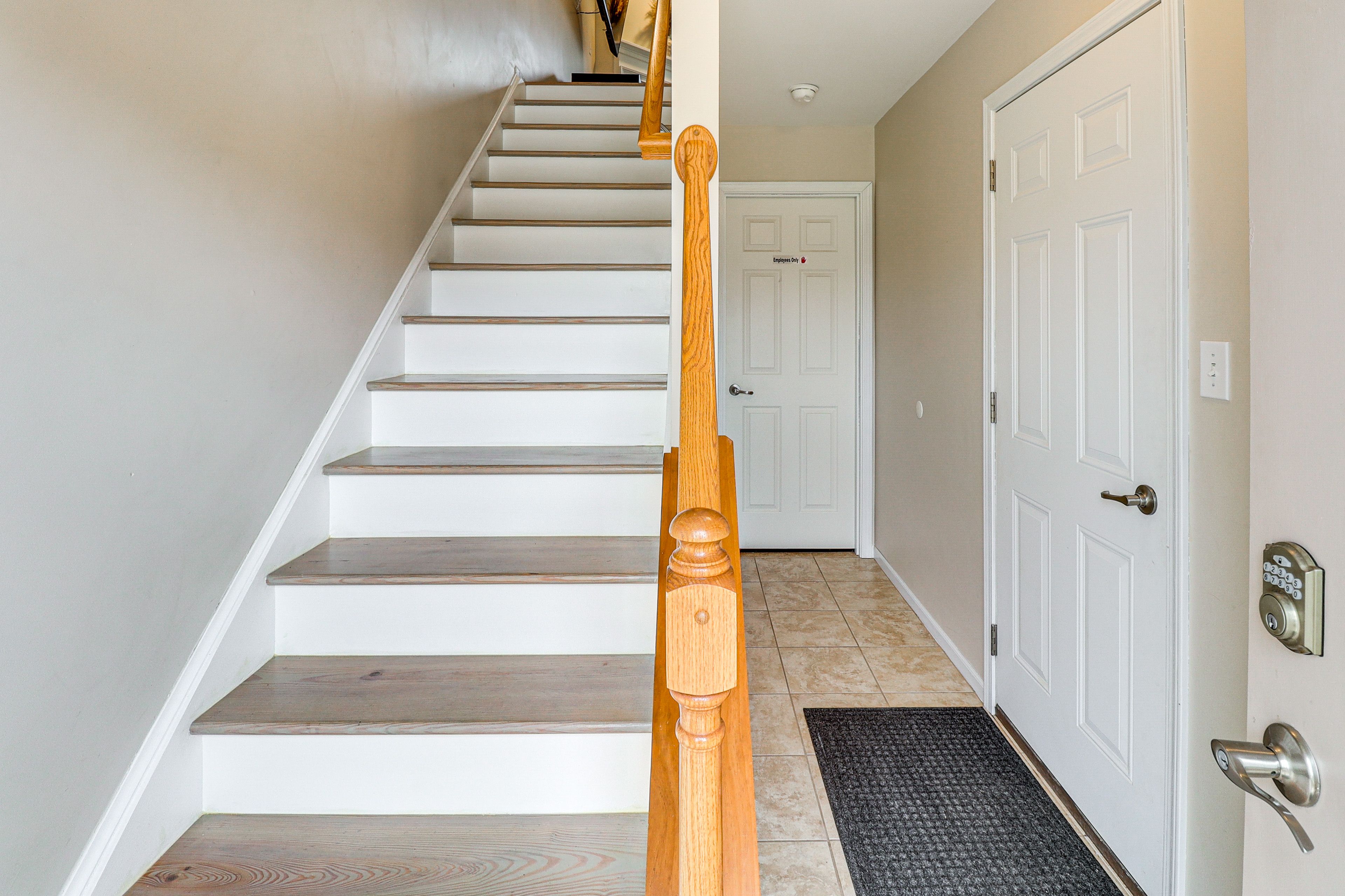 Entryway | Lower Level