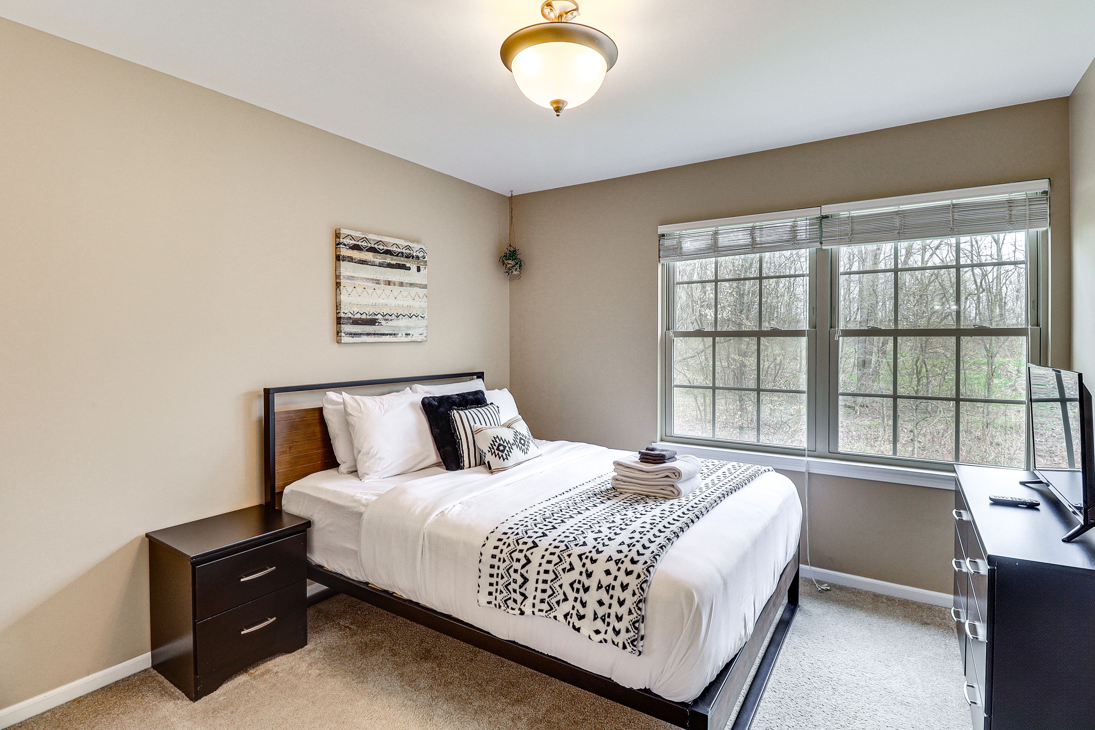 Bedroom 2 | Queen Bed | Linens Provided | Upper Level