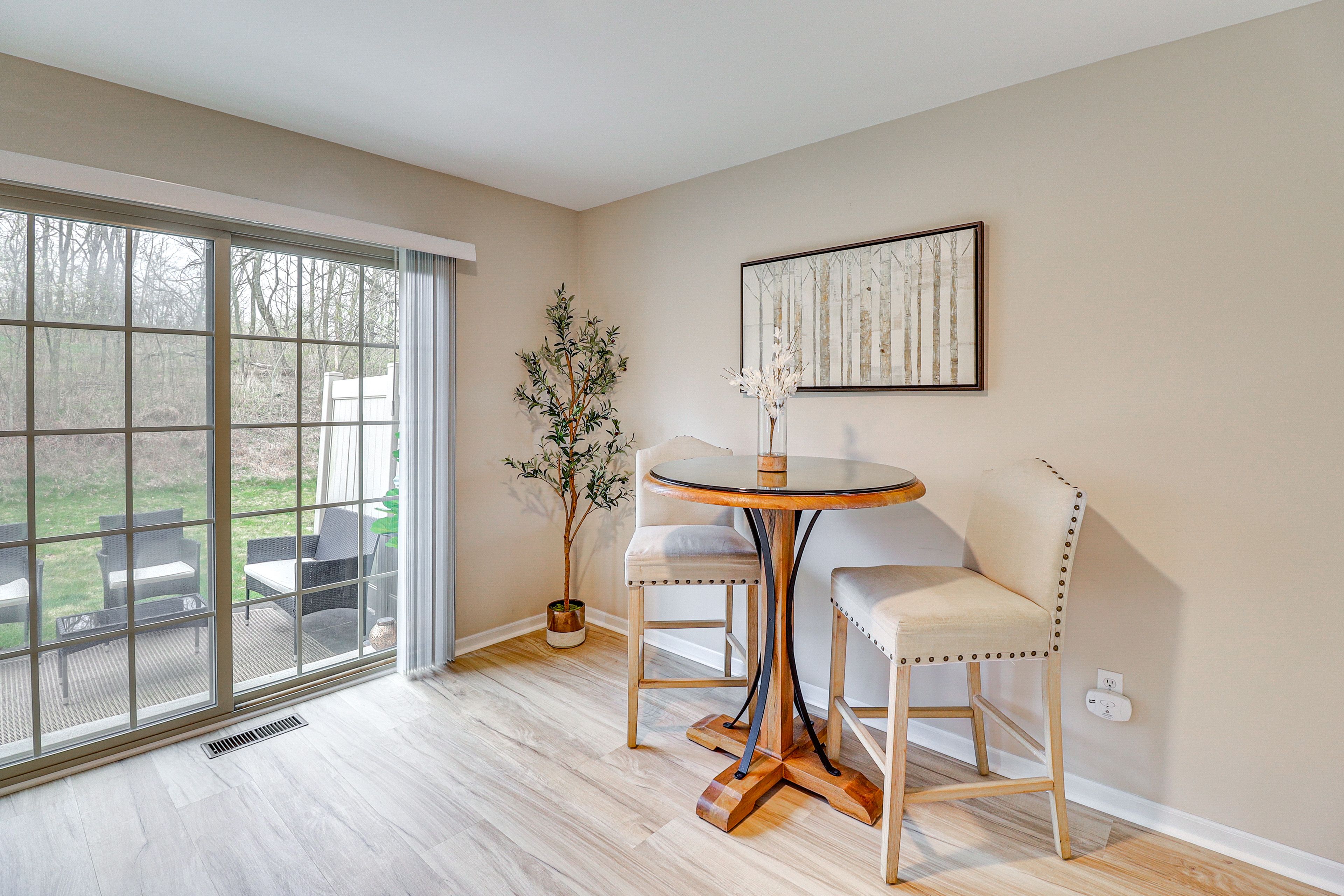 Dining Area | Dishware & Flatware | Main Level