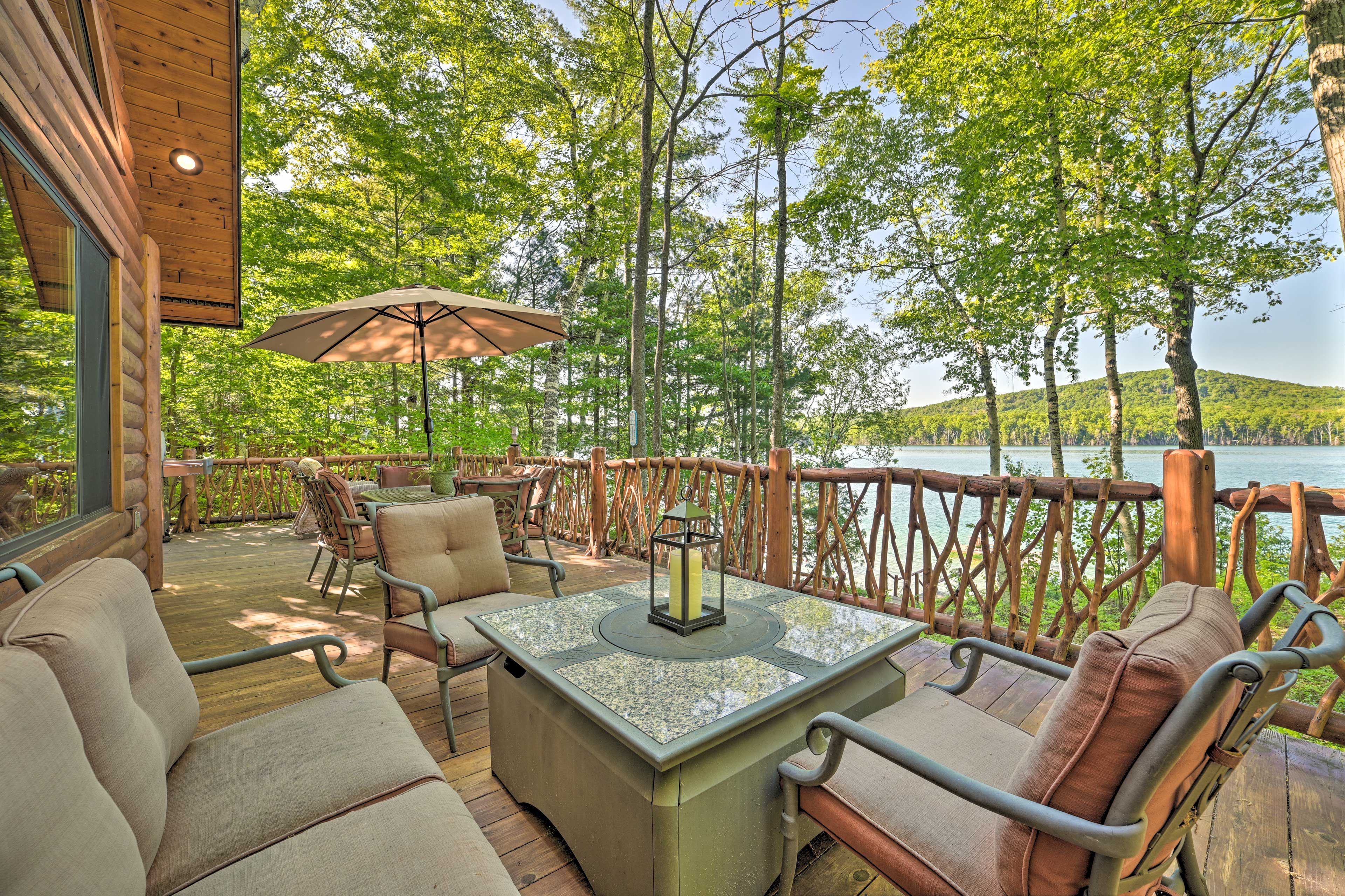 Private Deck | Lakefront Views