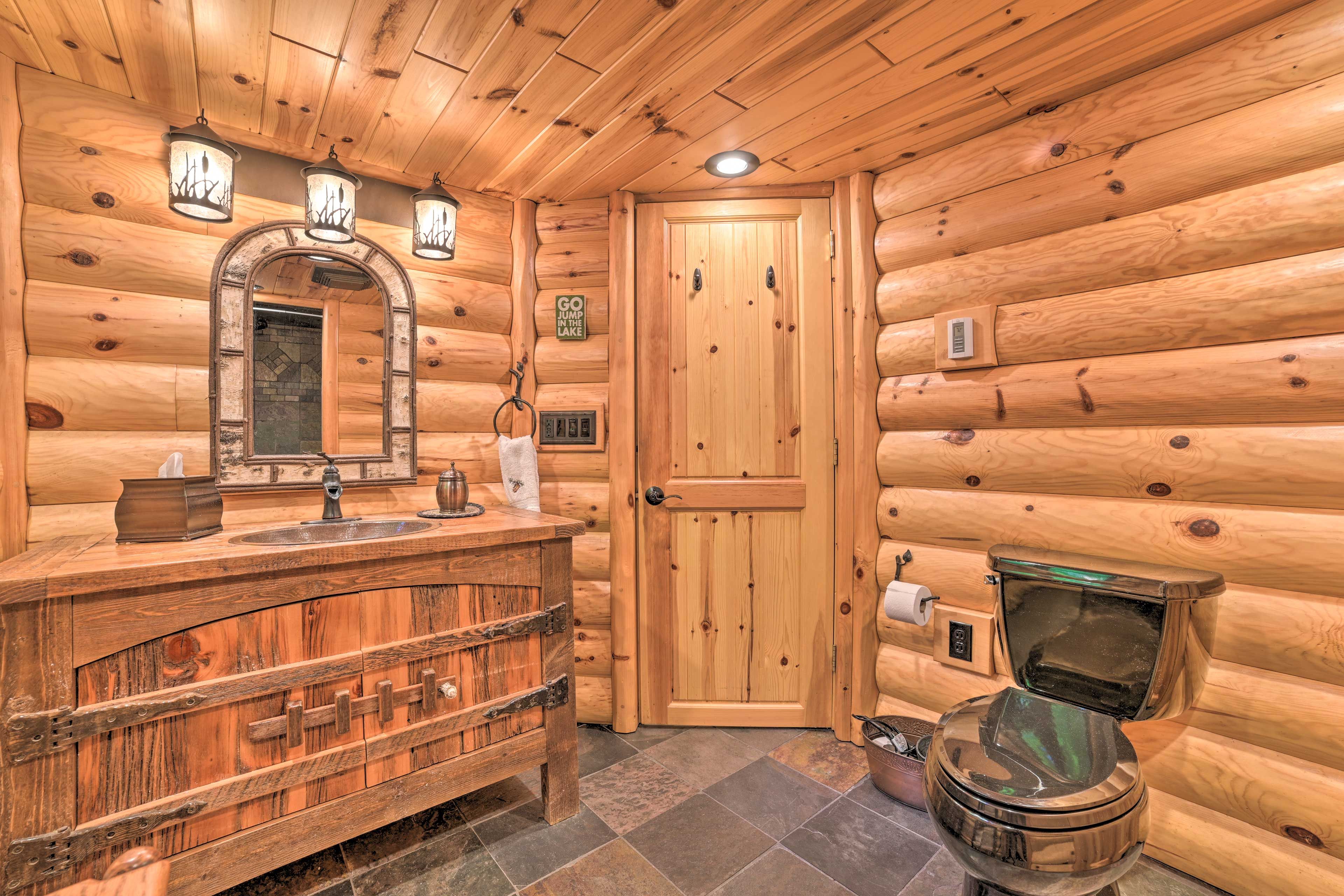 Full Bathroom | Main Level