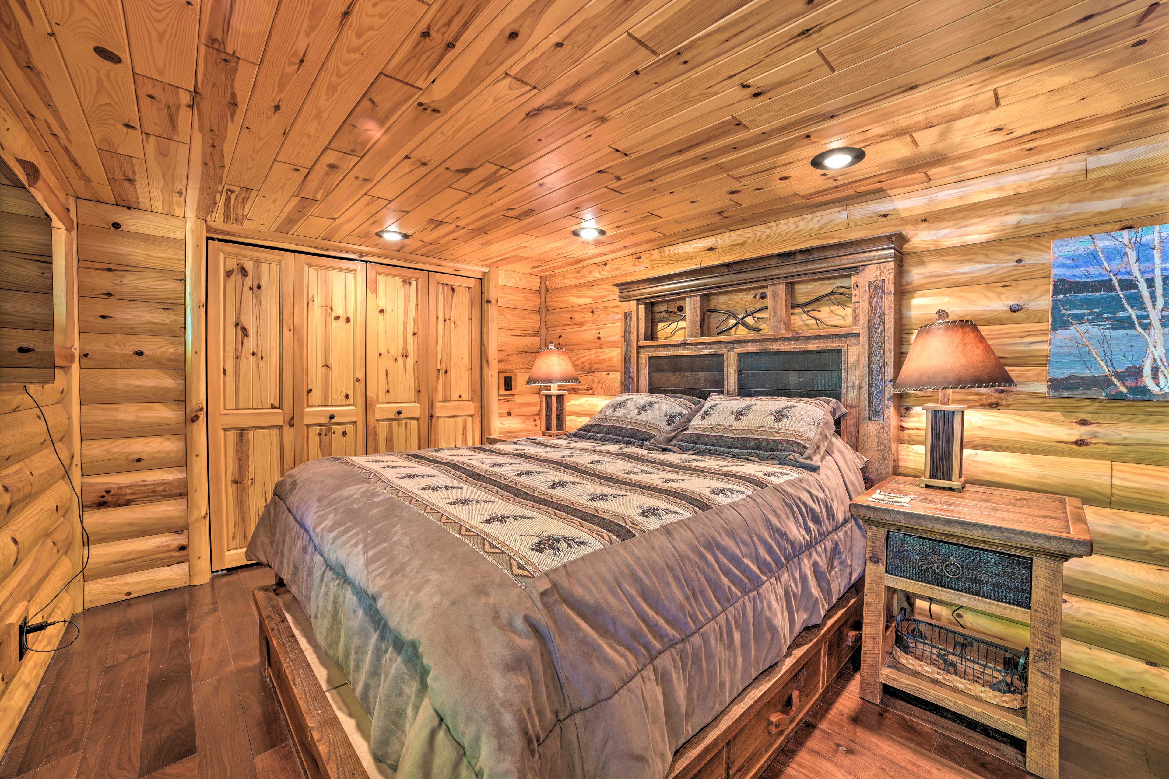 Bedroom 2 | Main Level | Queen Bed