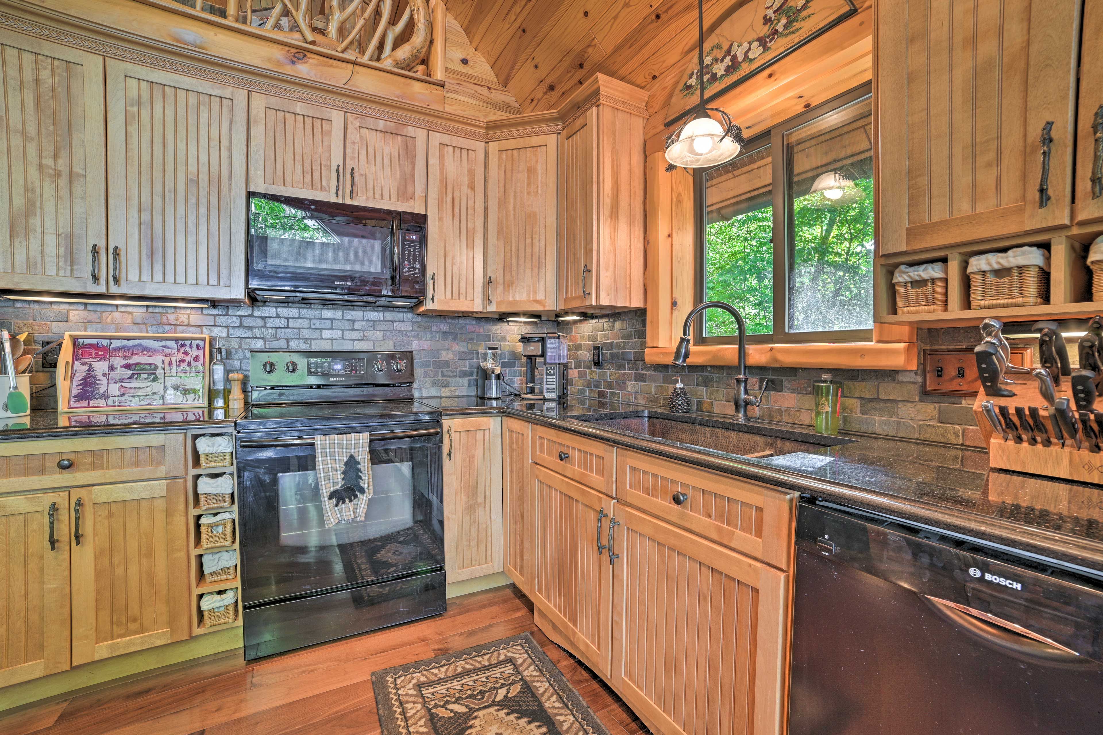 Kitchen | Main Level | Dishwasher | Coffee Maker | Spices
