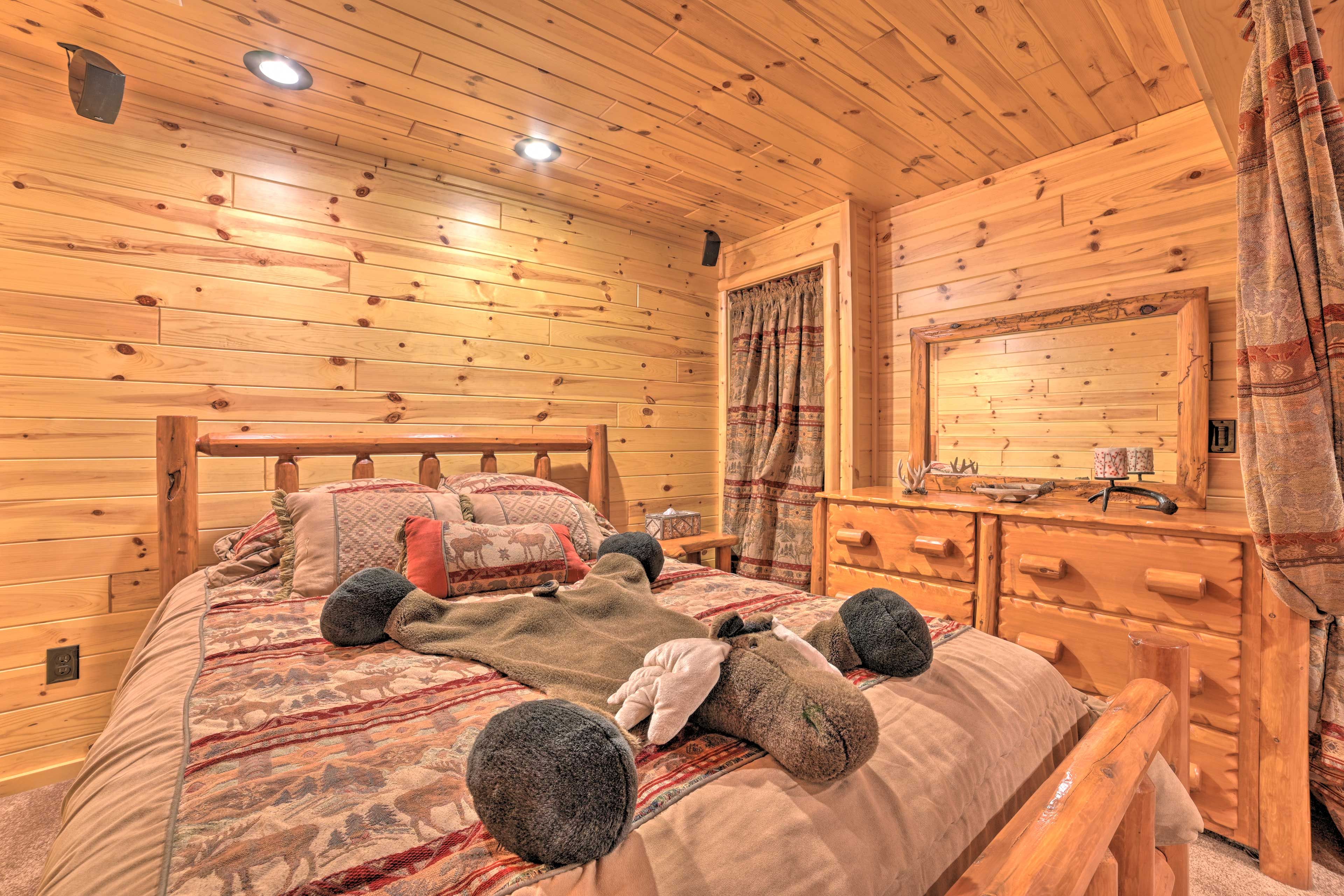Basement | Queen Bed