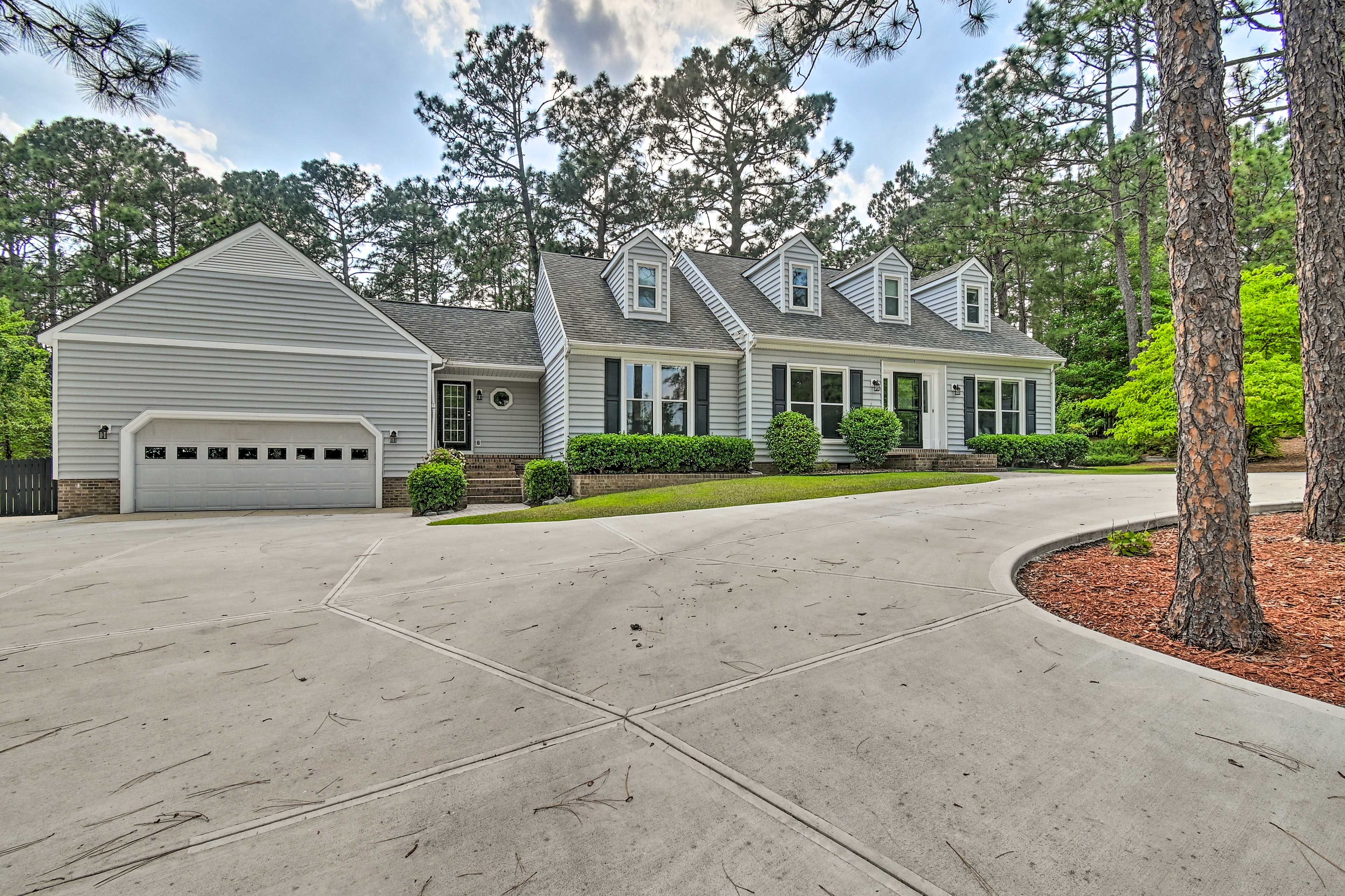 Property Exterior | Free Street Parking