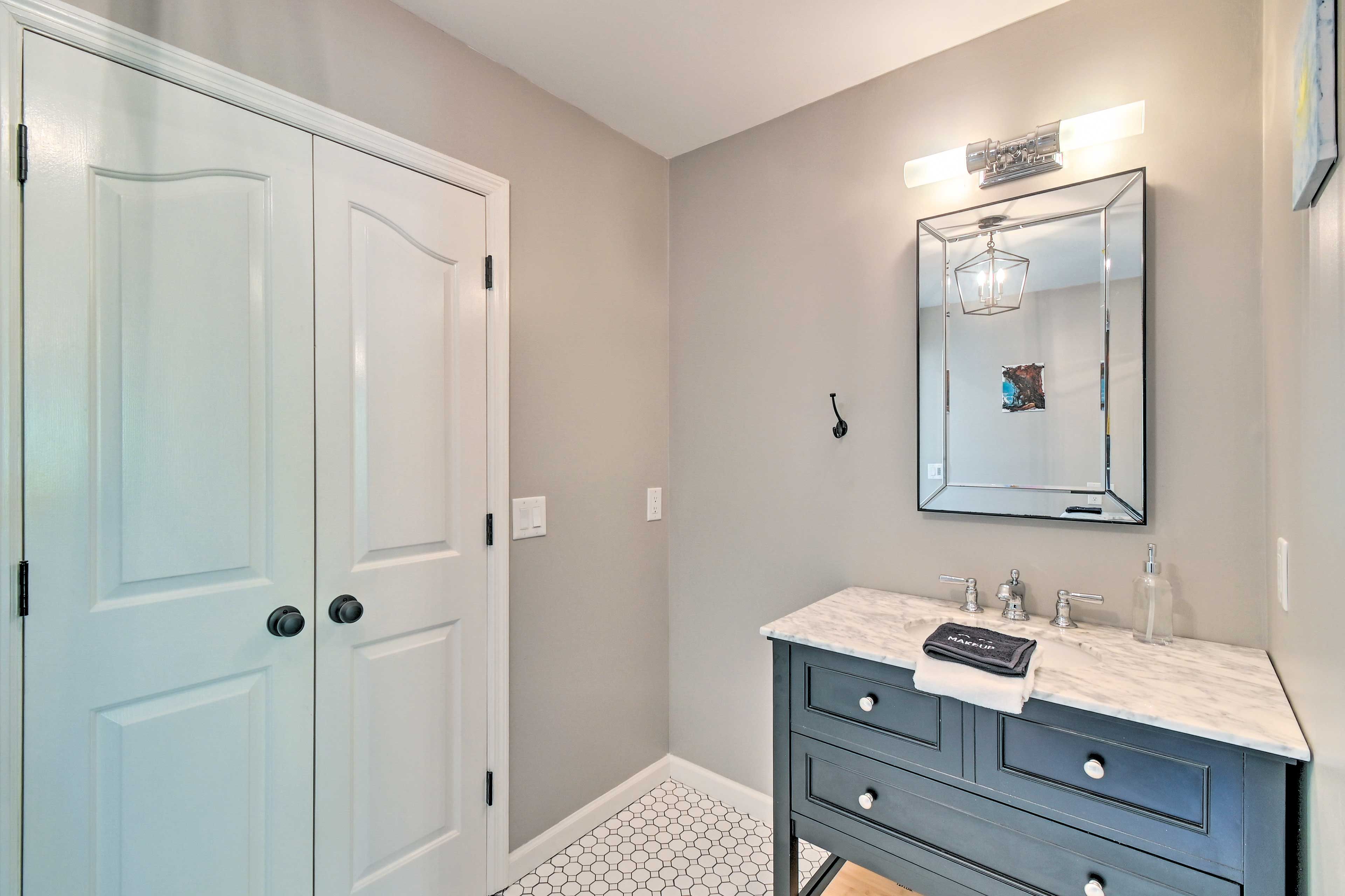 En-Suite Bathroom | 1st Floor | Complimentary Toiletries