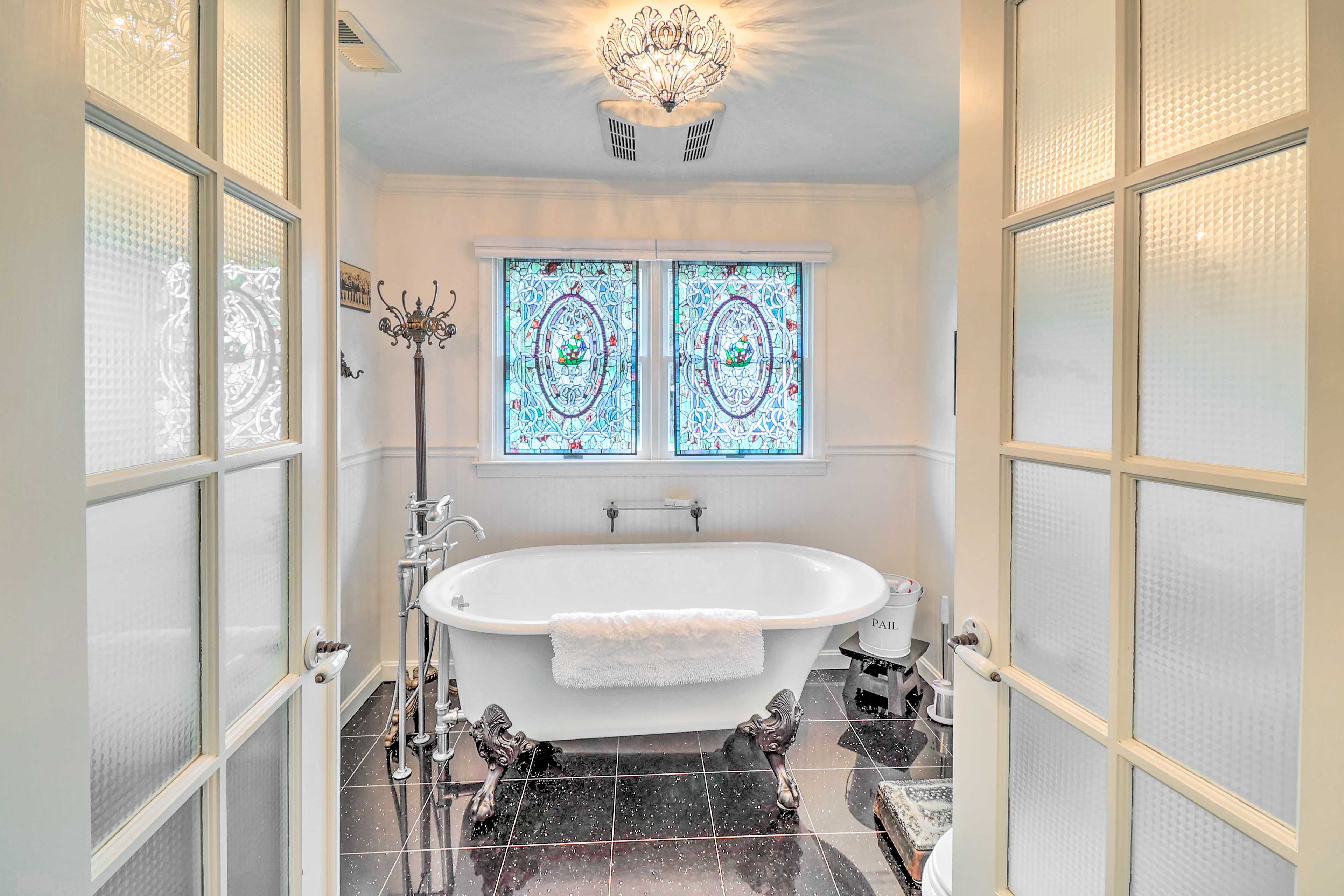 En-Suite Bathroom | Towels Provided
