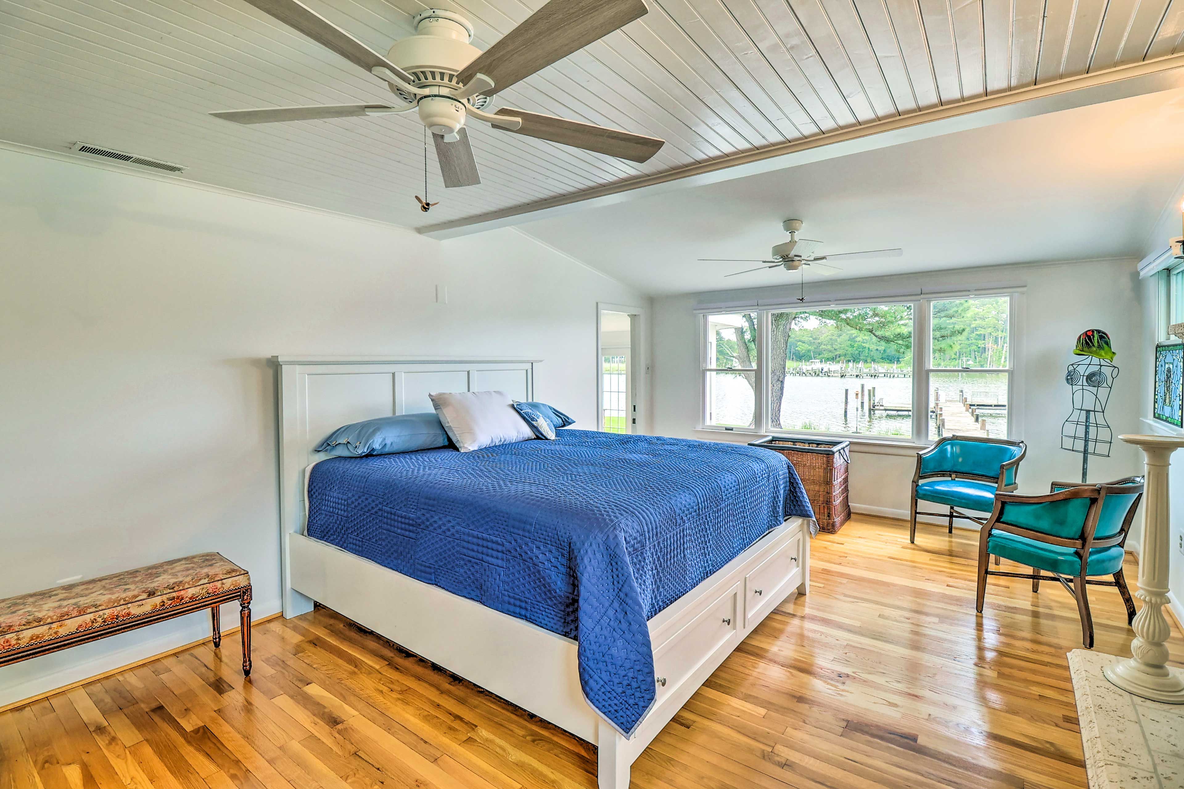 Bedroom 1 | King Bed | Linens Provided