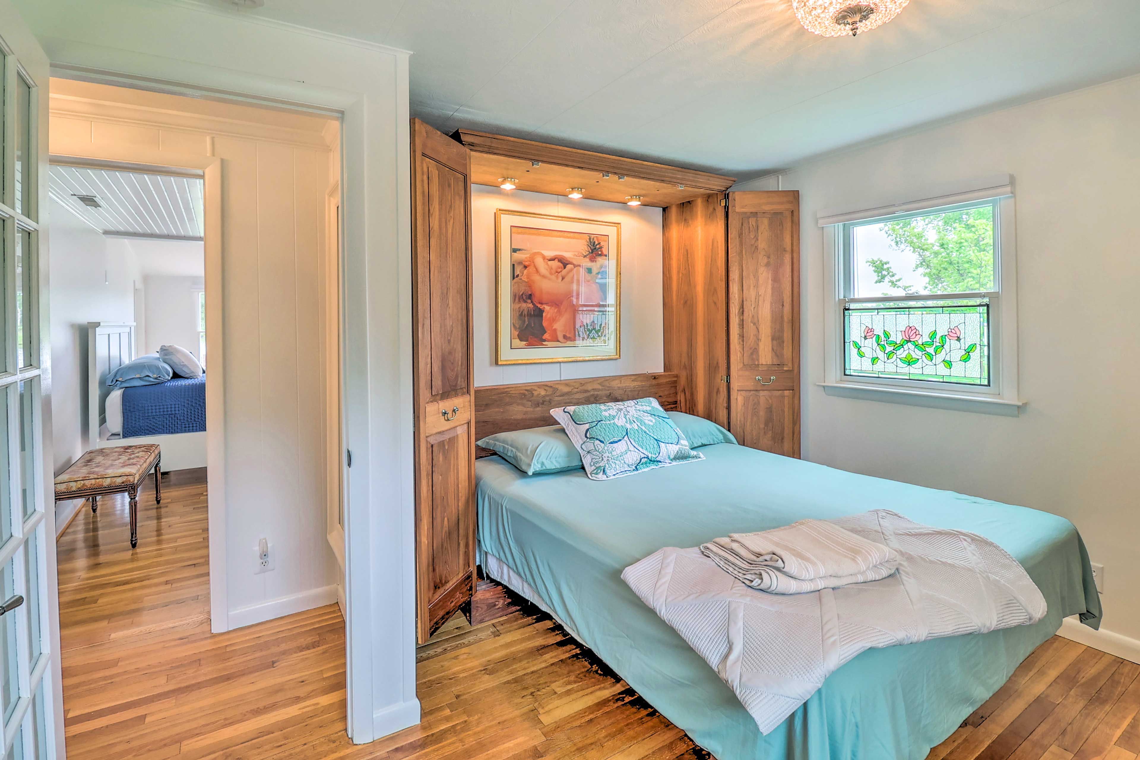 Bedroom 2 (Murphy Room) | Queen Murphy Bed | Smart TV