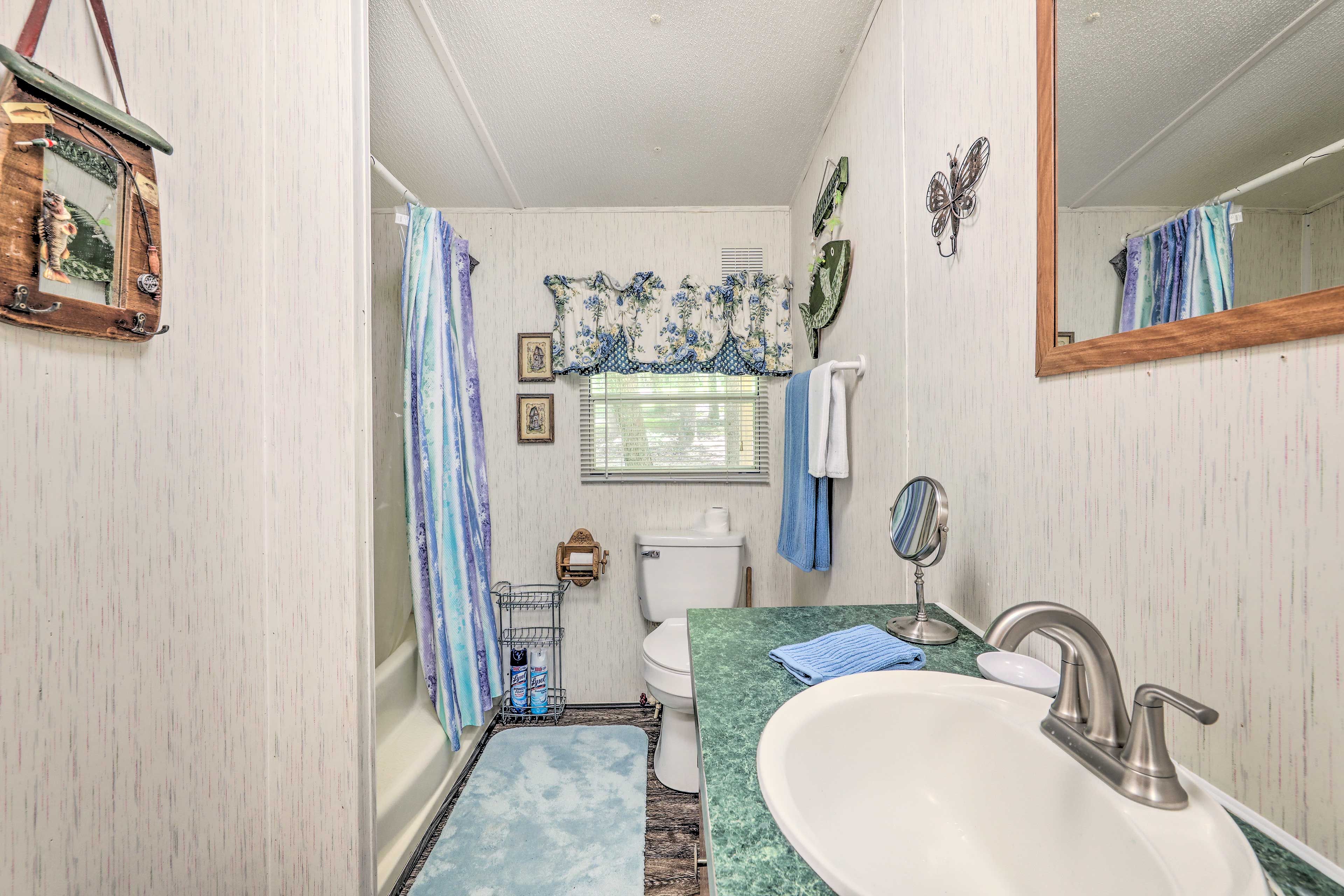 Full En-Suite Bathroom | Complimentary Toiletries