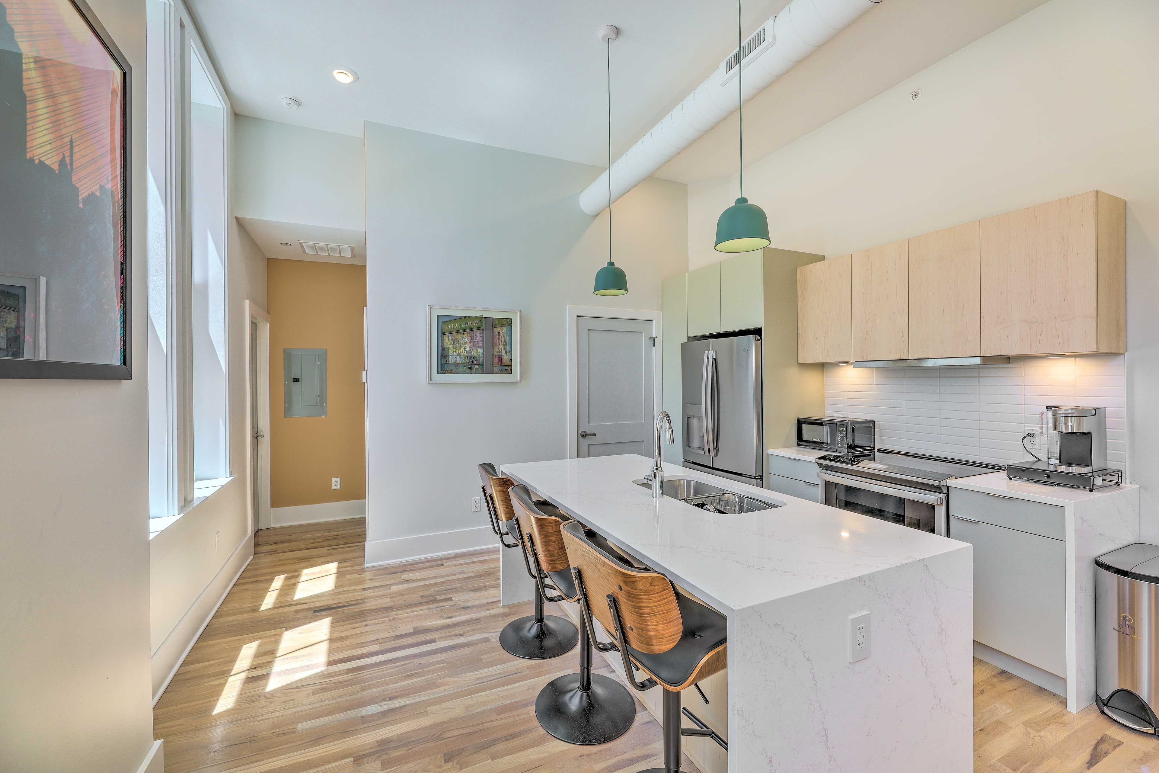 Kitchen | Blender | Toaster | Dishware & Flatware