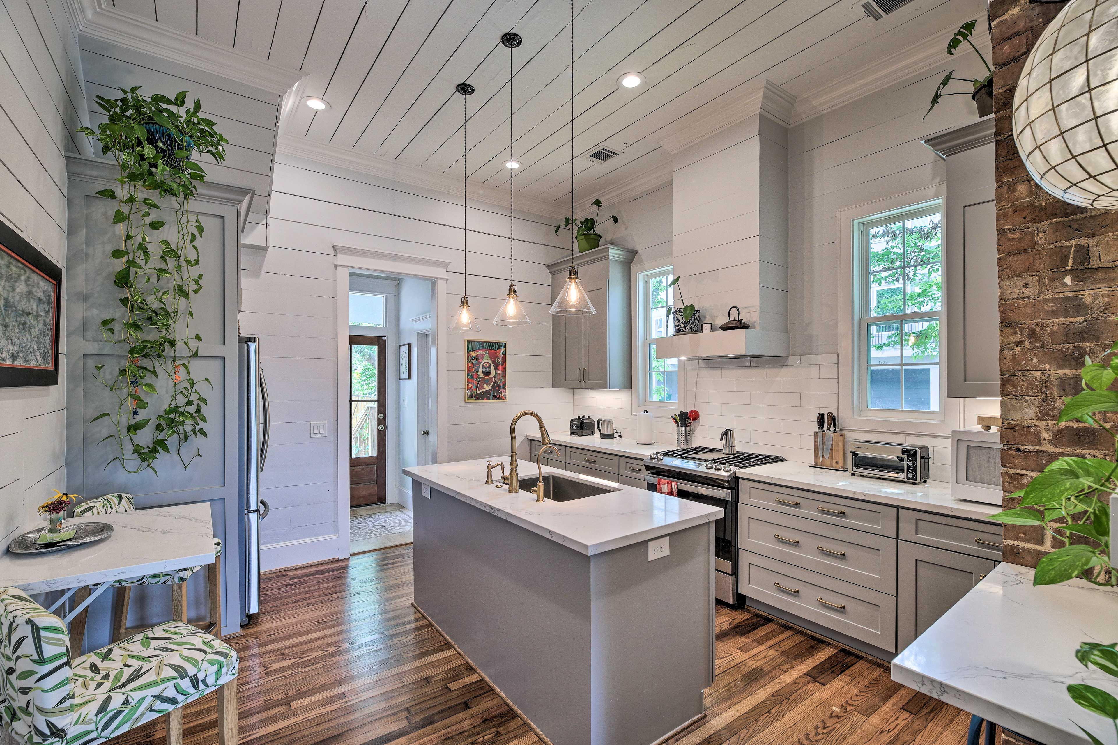 Kitchen | Dishware & Flatware | Spices | Toaster Oven