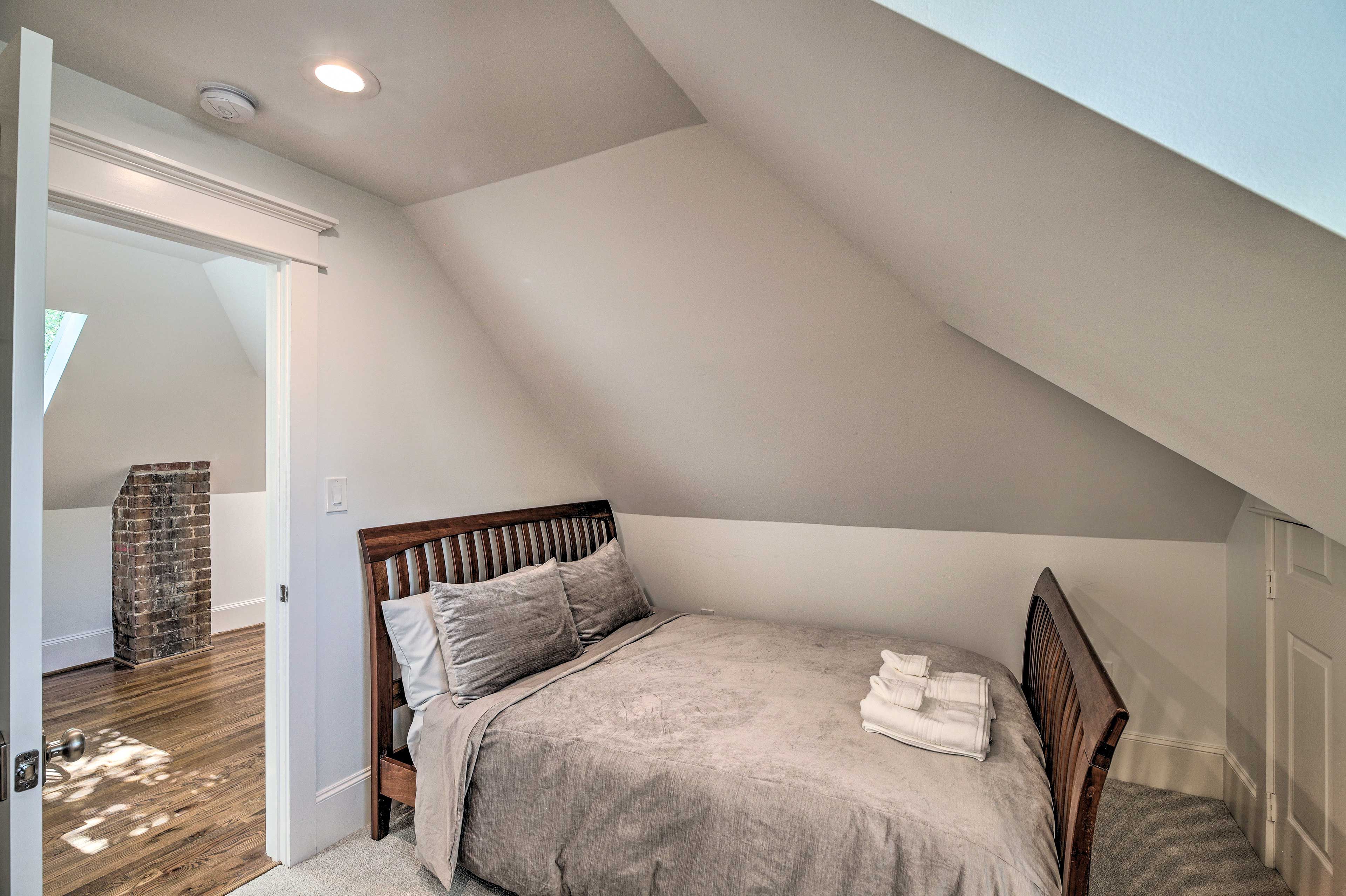 Bedroom 2 | Queen Bed | Linens Provided