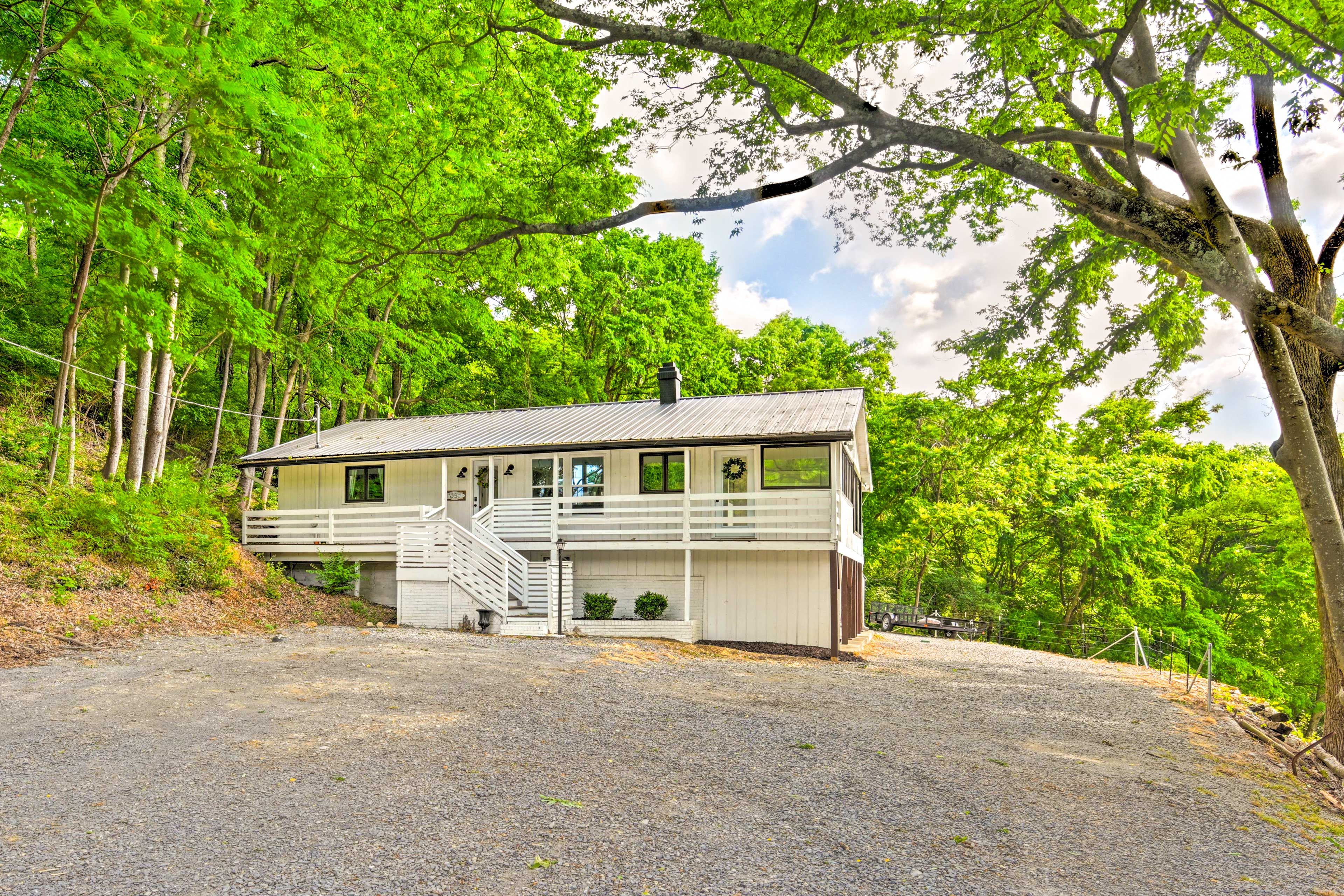 Exterior | Parking | Gravel Driveway (4 Vehicles)