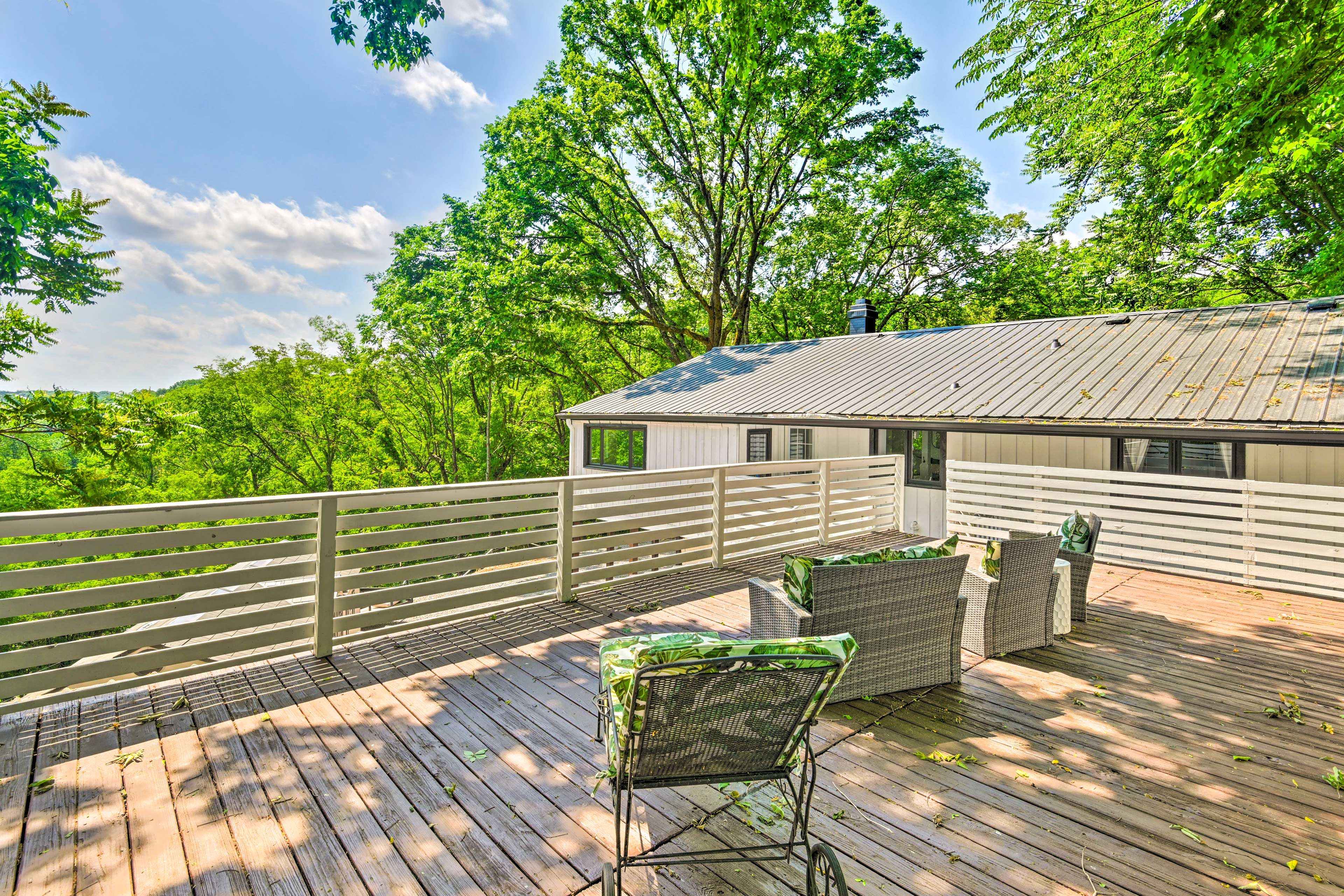 Furnished Deck | Mountain Views