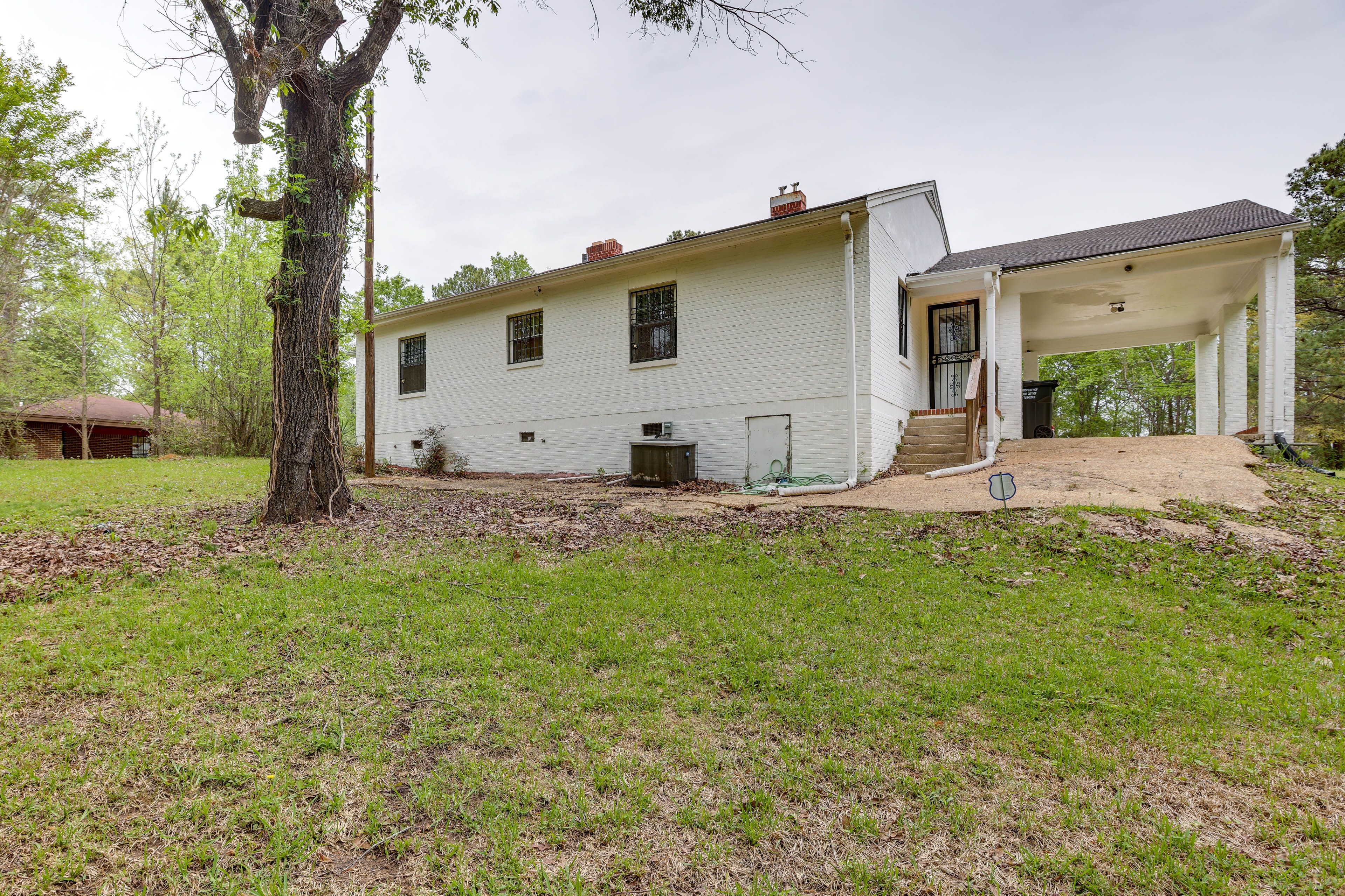 House Exterior | Private Yard