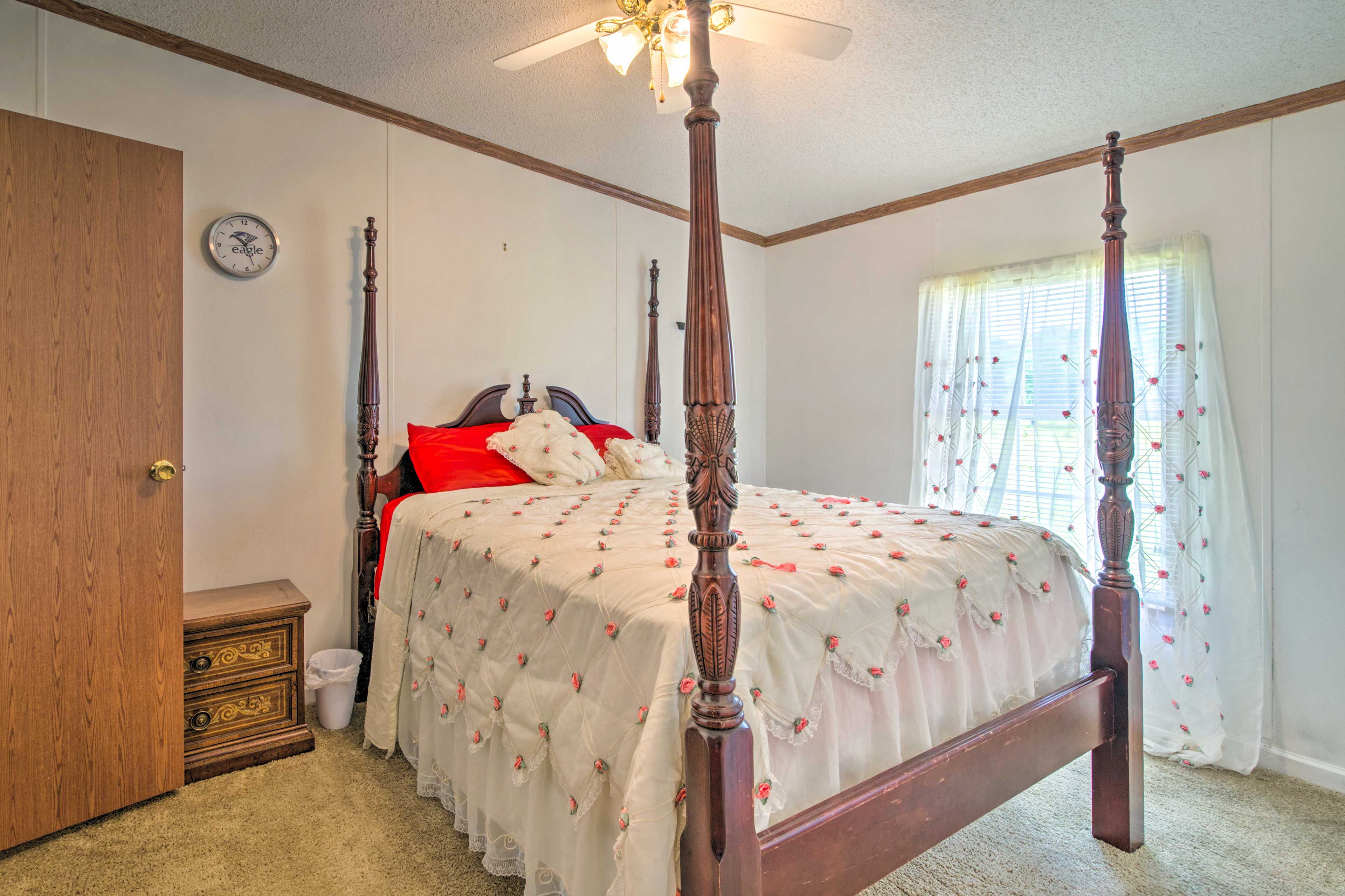 Bedroom 2 | Queen Bed