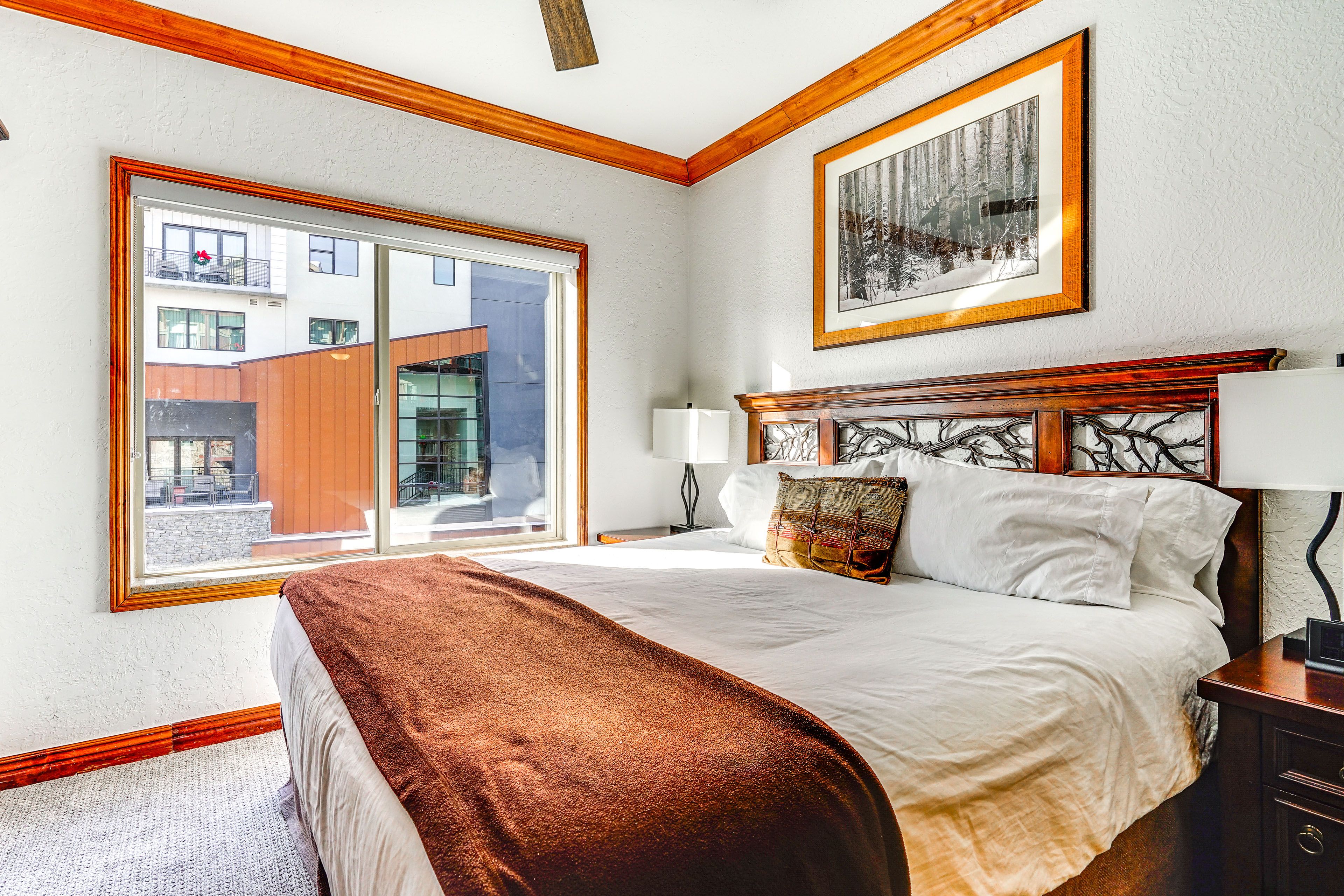 Bedroom | King Bed | Flat-Screen TV | DVD Player