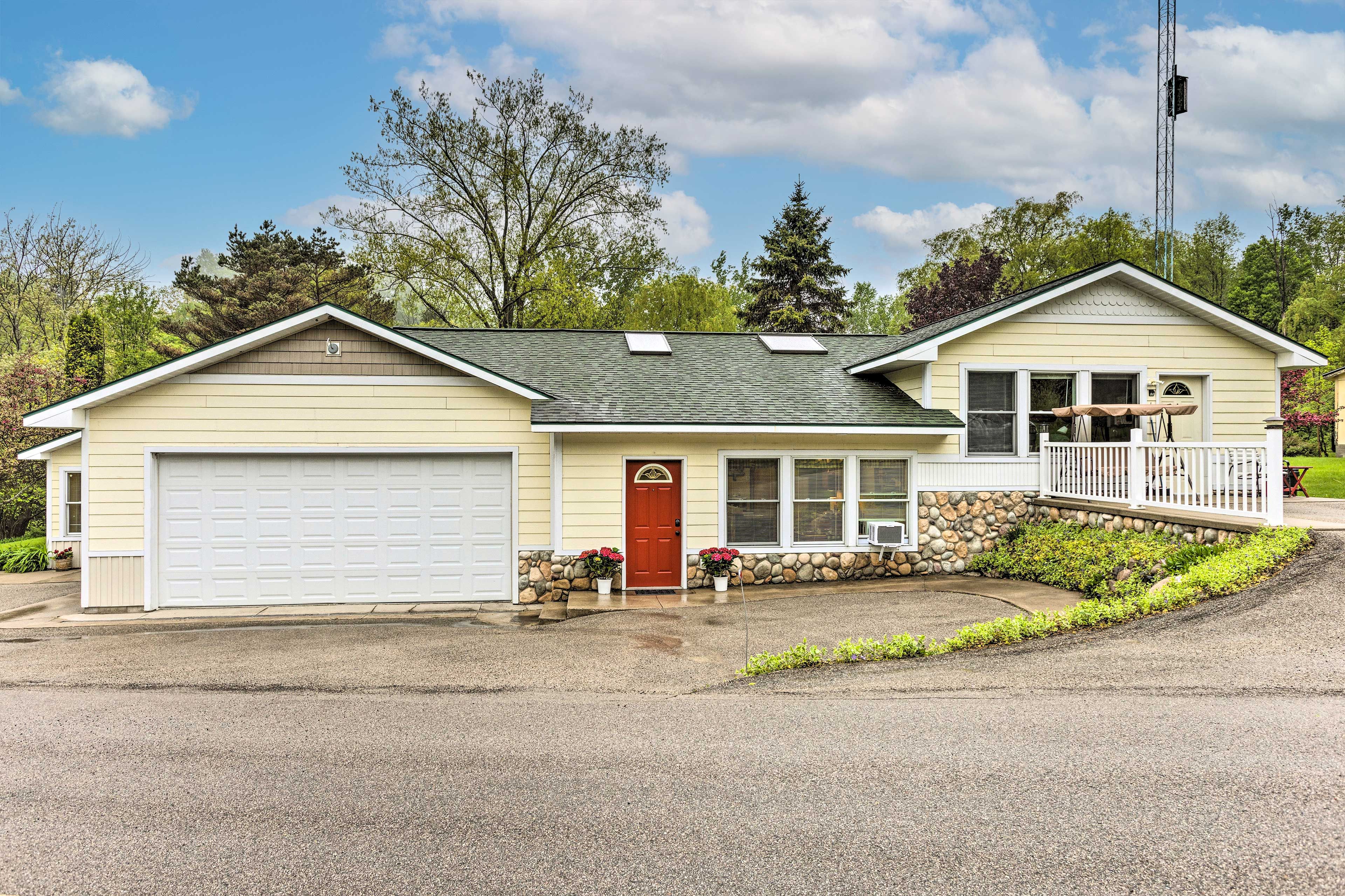 Unit Exterior | Near Downtown & Beaches