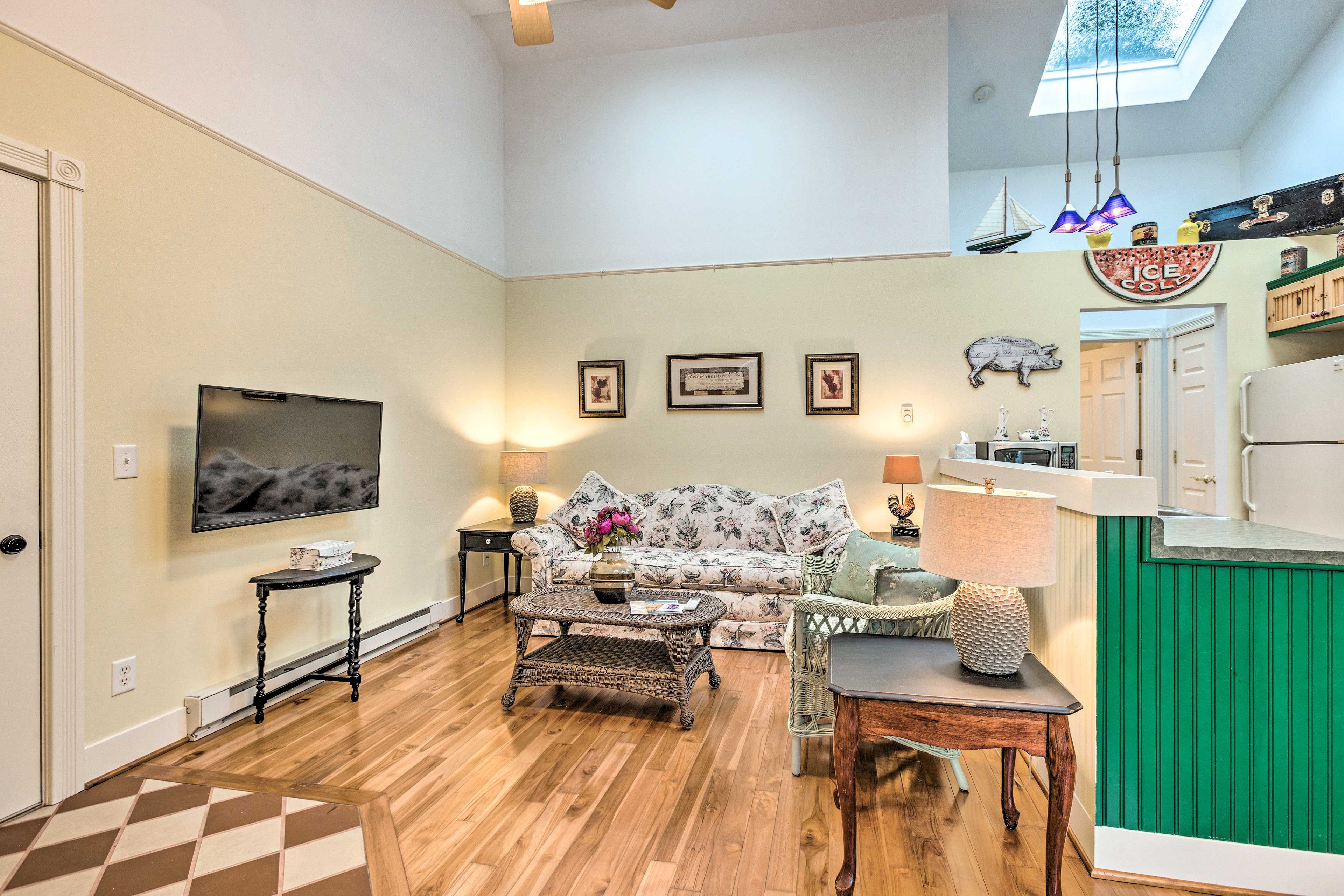 Living Area | A/C Unit | Ceiling Fans | Free WiFi | Smart TV (w/ YouTube TV)