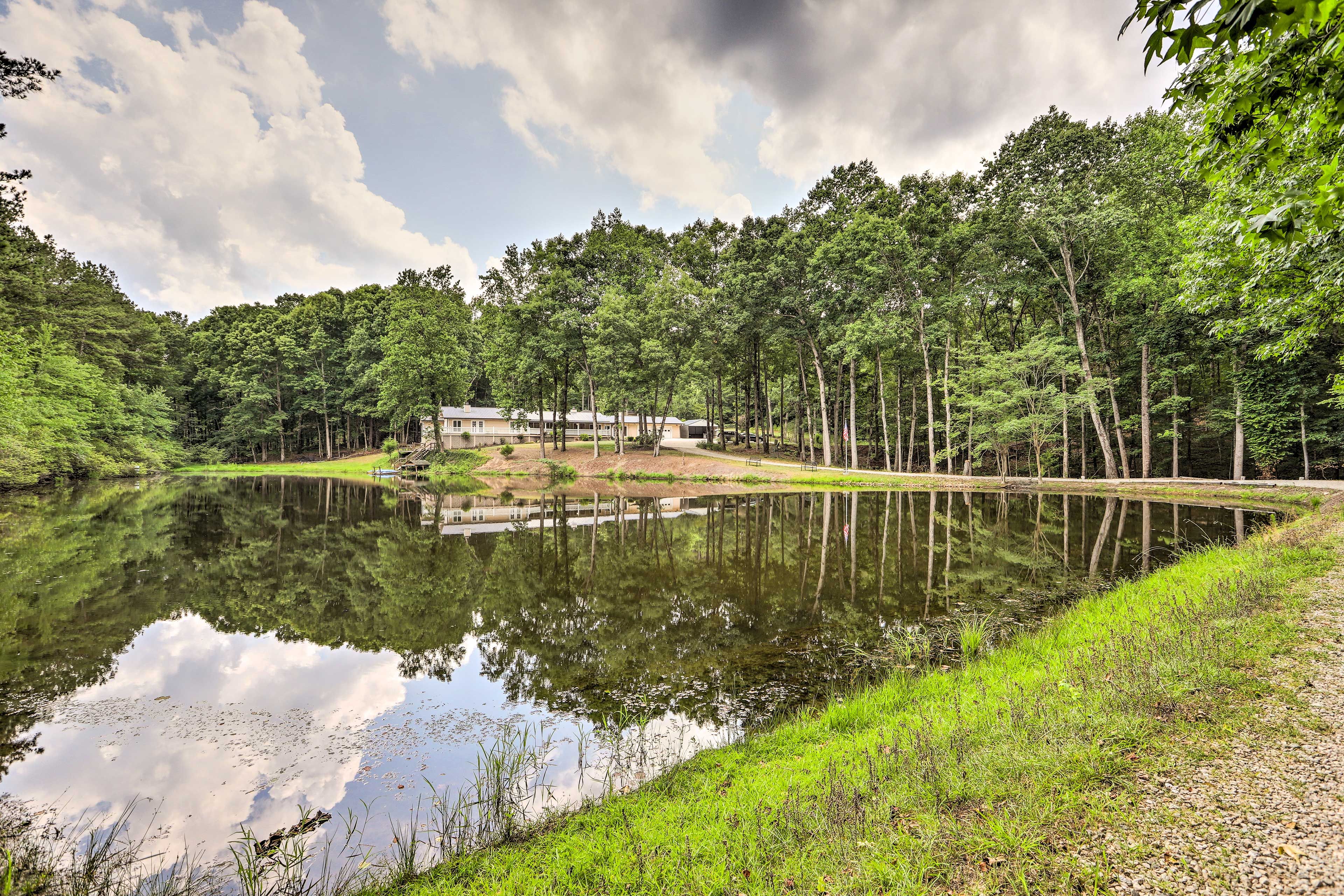 Lake Access | 24-Acre Yard | Fishing & Hunting