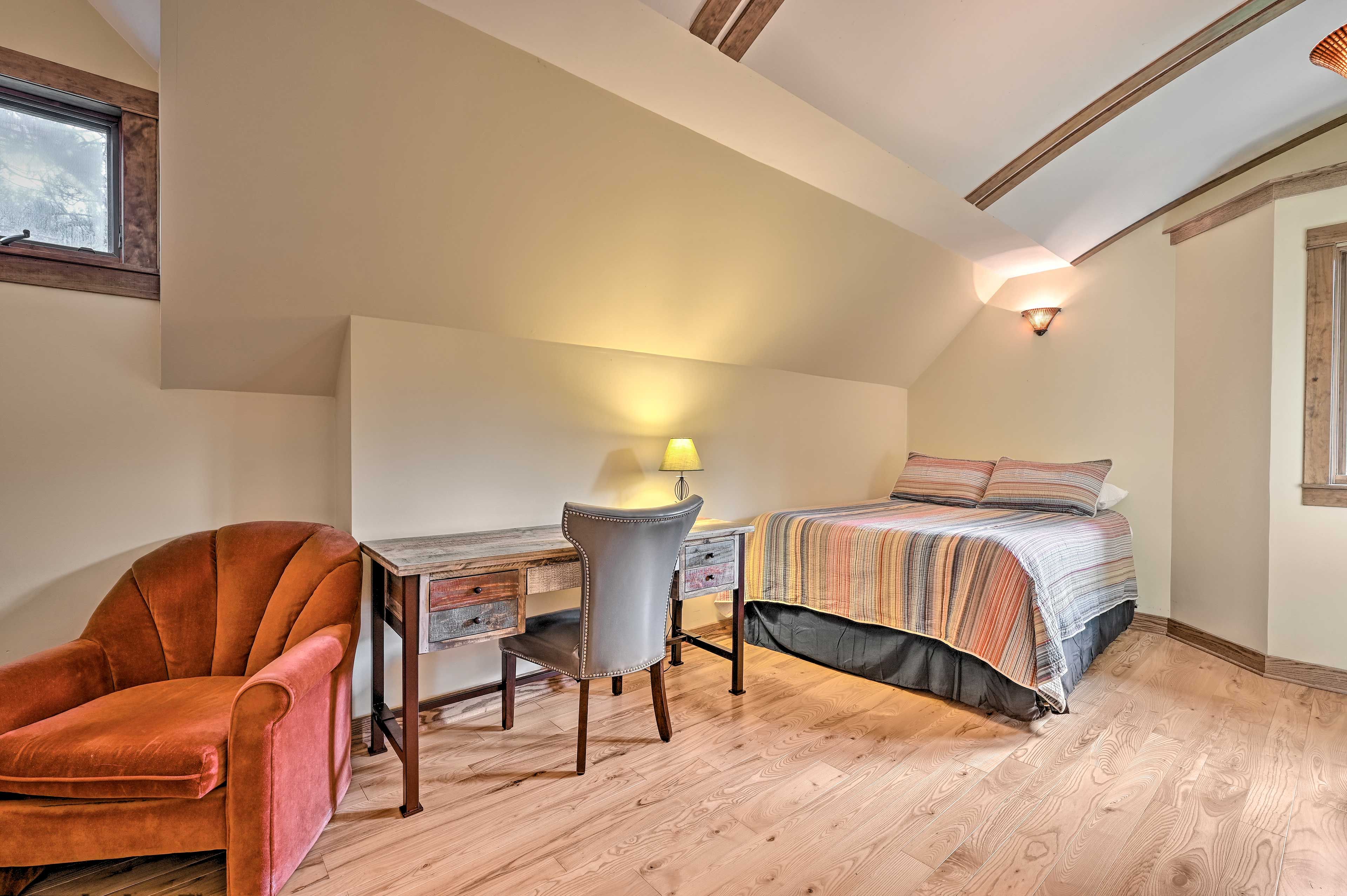 Loft | Queen Bed | Seating Area | Workspace